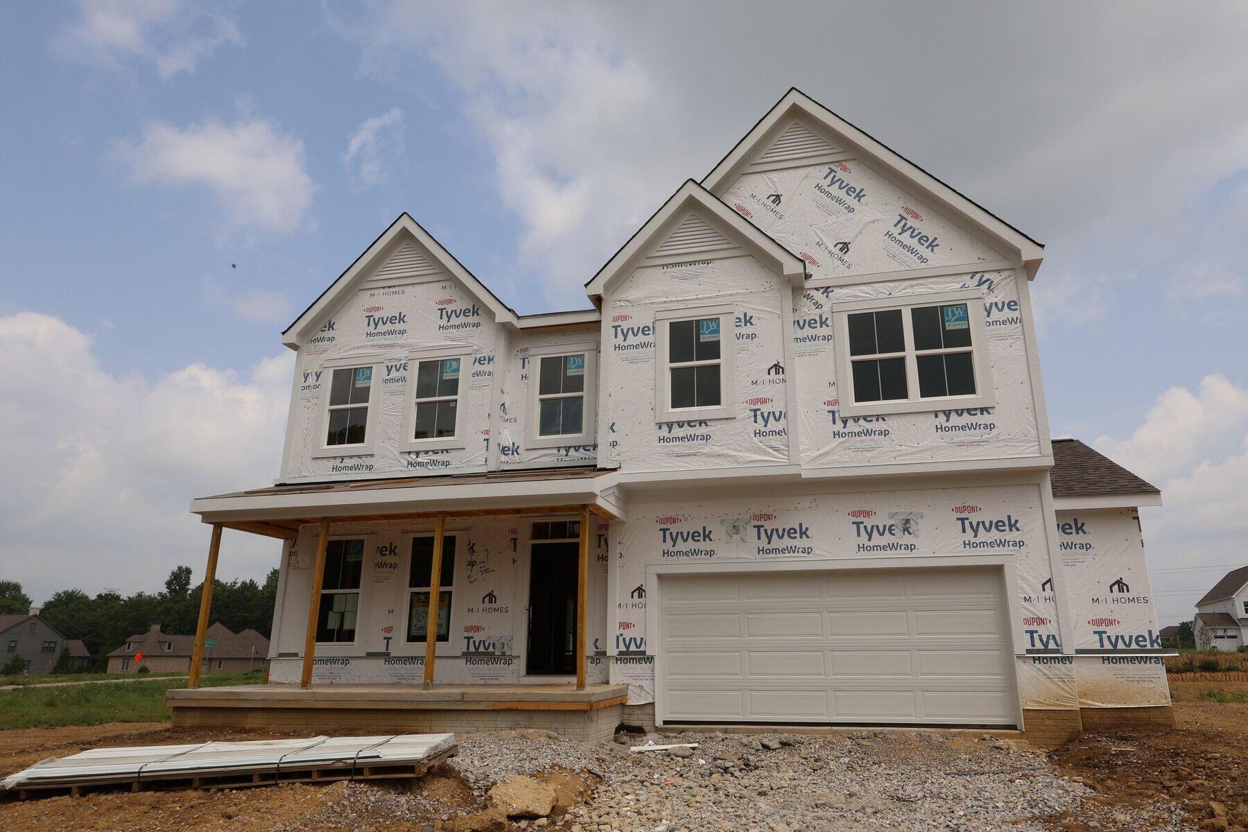 684 Fadley Loop E — photo