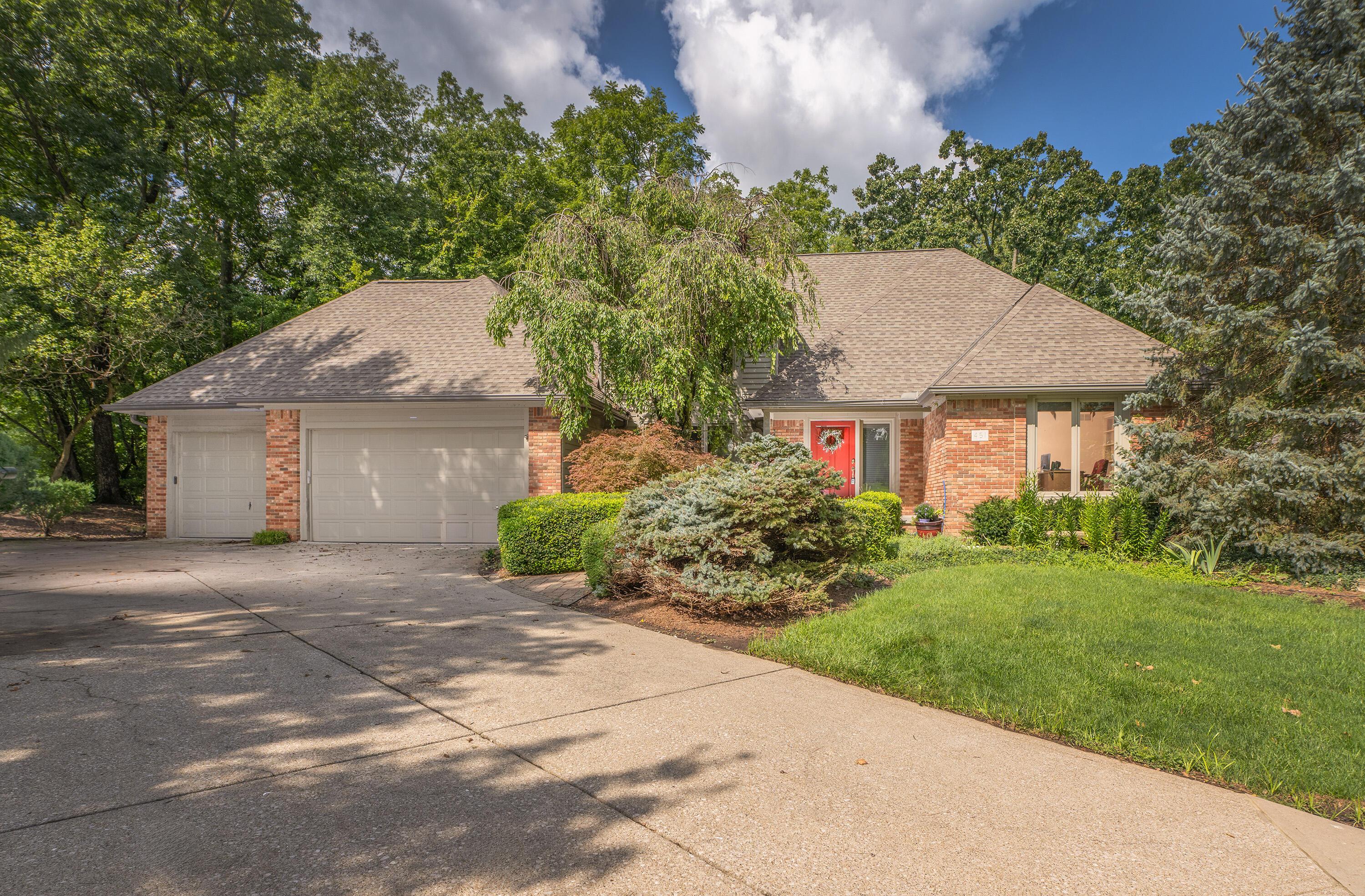 451 Valleyview Court — photo