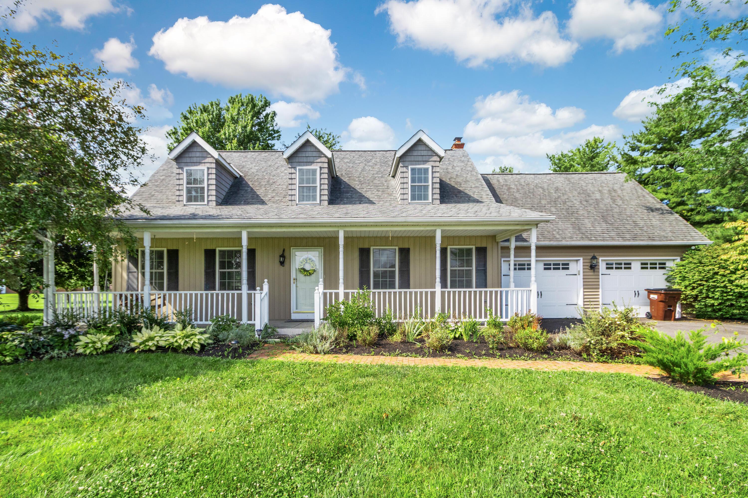 10025 Slough Road — photo