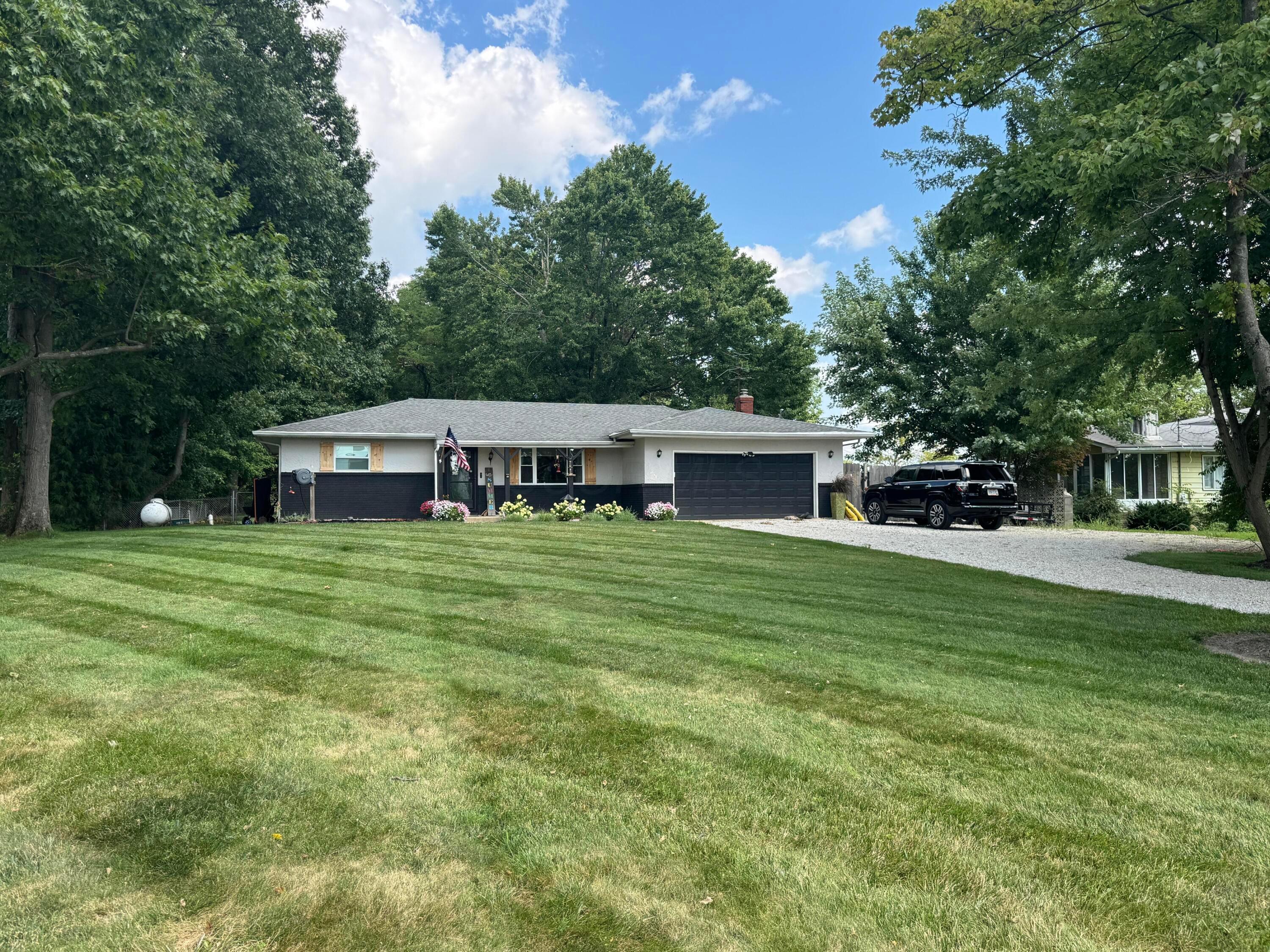 7564 New Albany Condit Road — photo