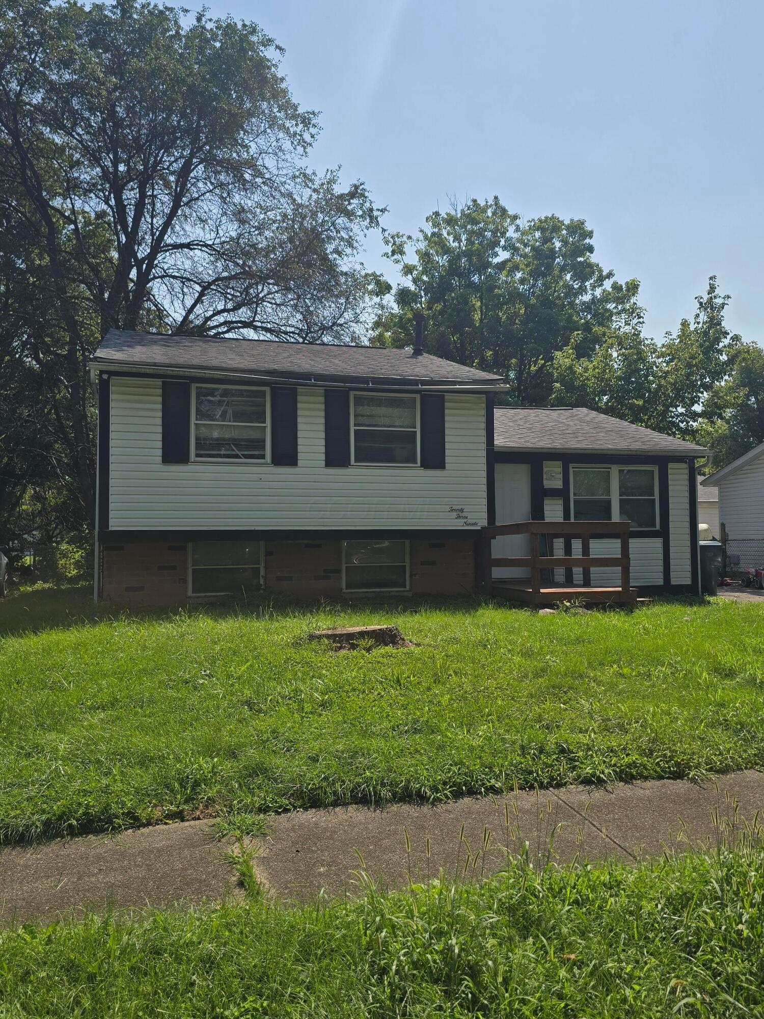 2390 Carlford Street — photo
