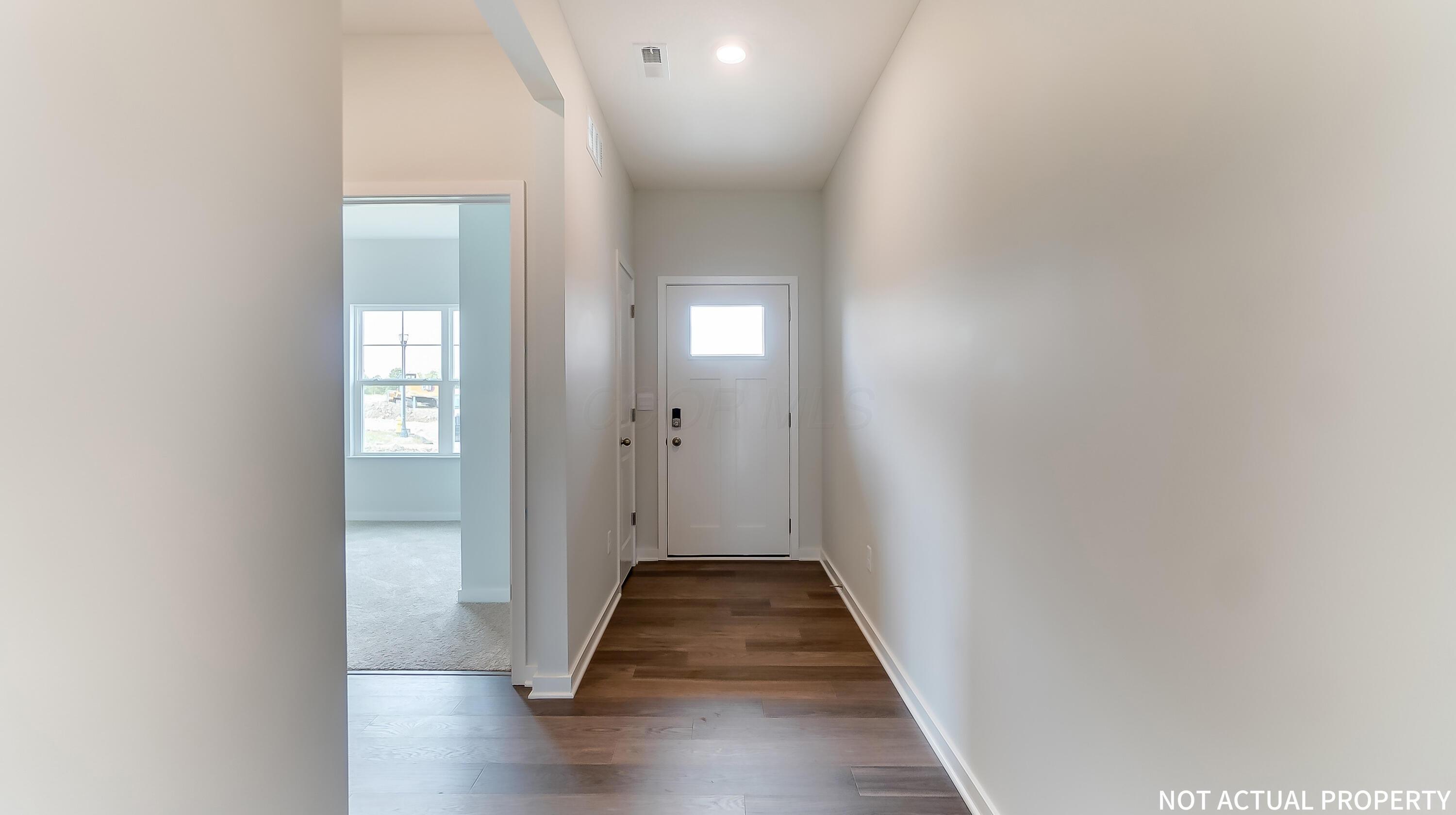 1175 Stratford Way — photo