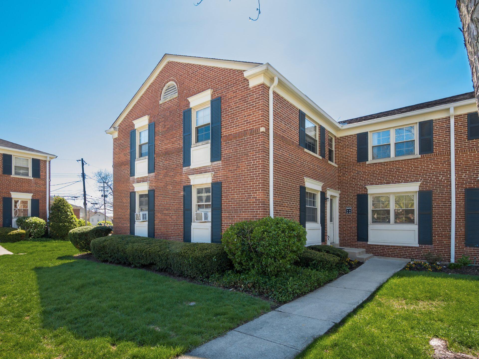 1775 Northwest Court, 105 — photo