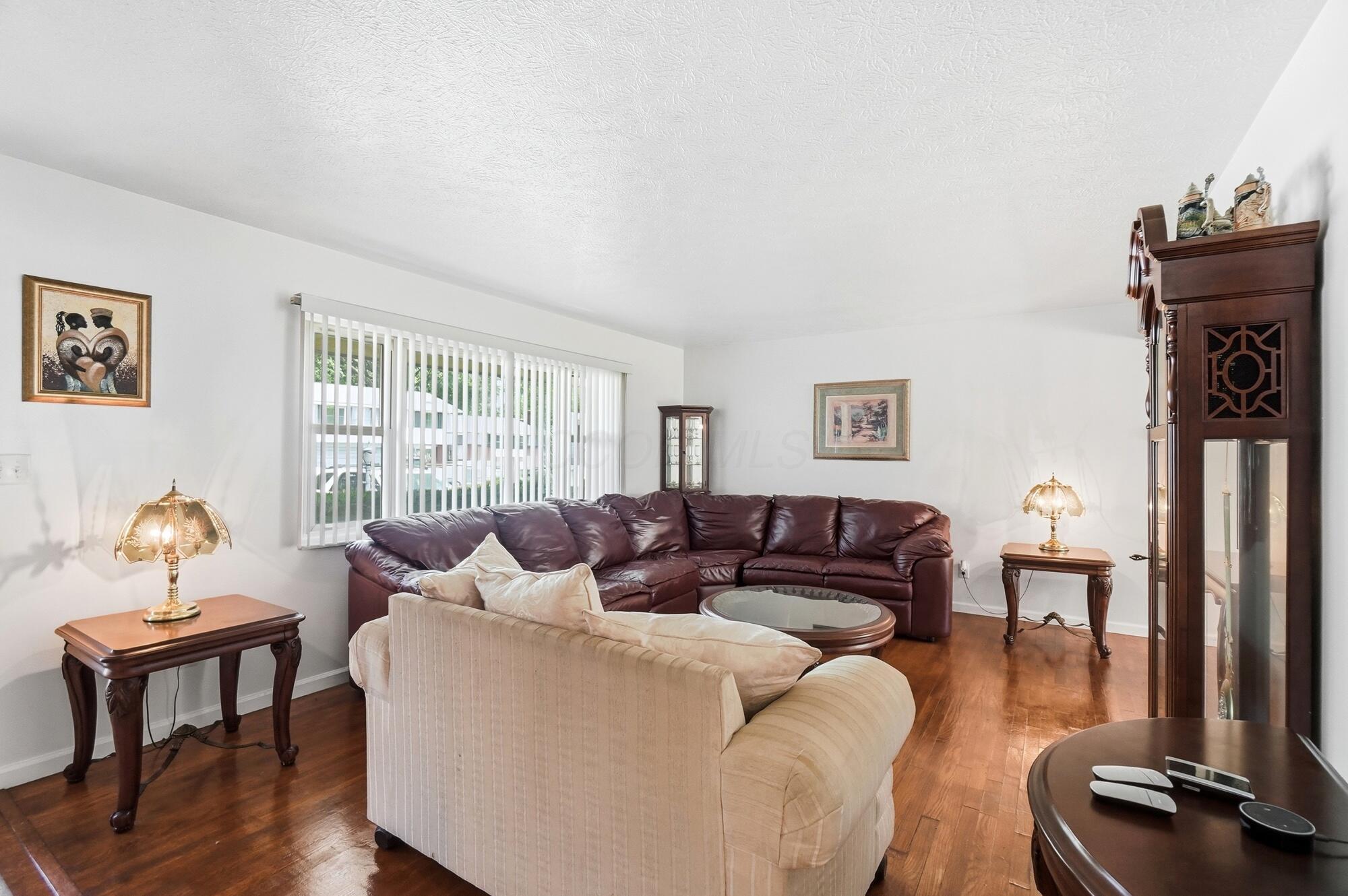 5417 Walshire Drive — photo