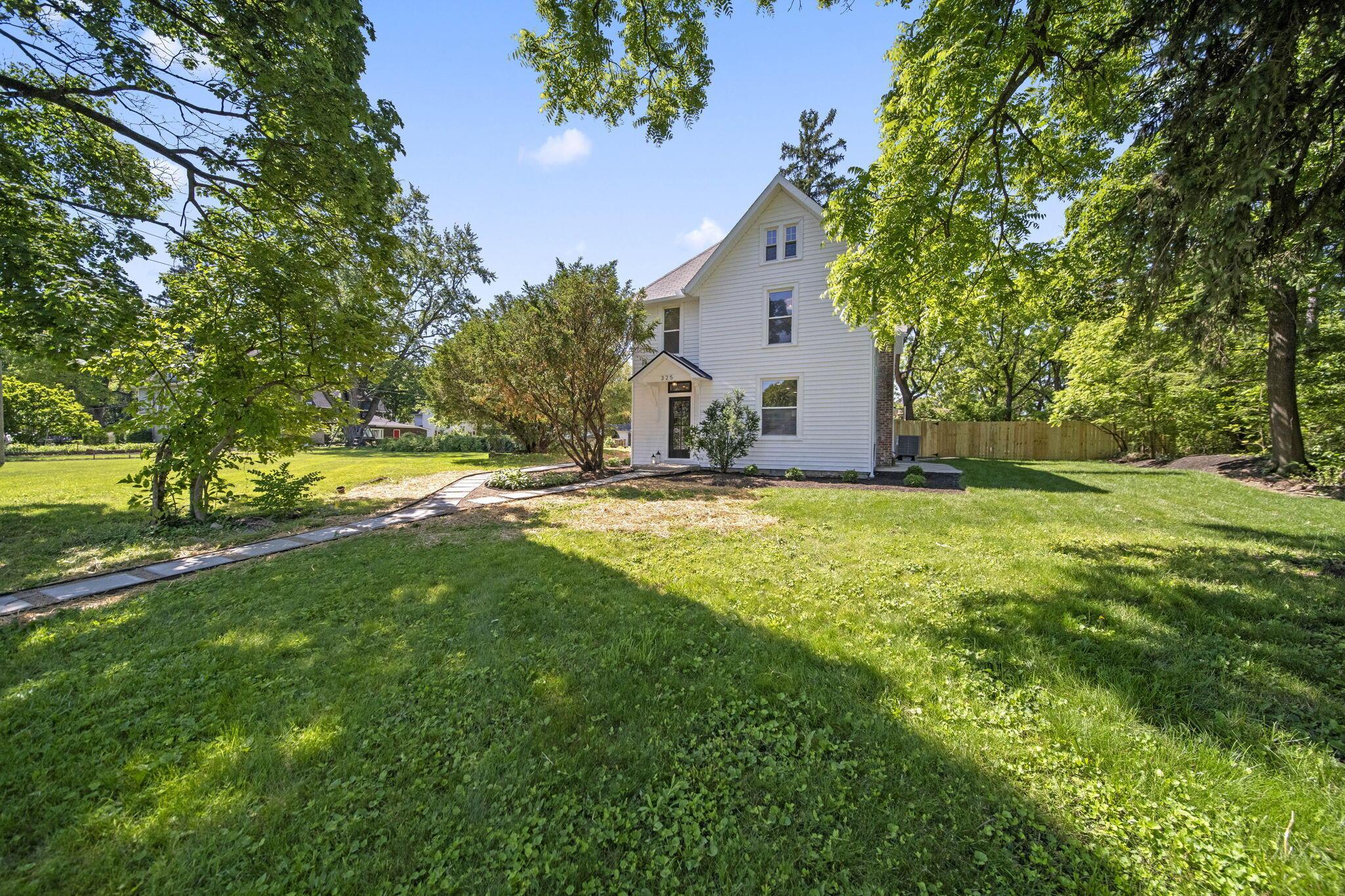 325 W William Street — photo