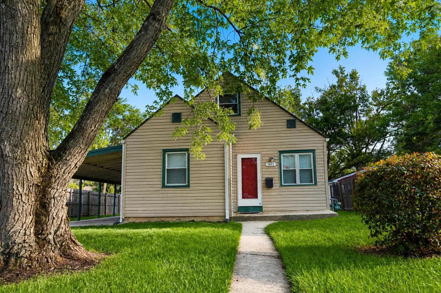 1011 E North Broadway Street — photo
