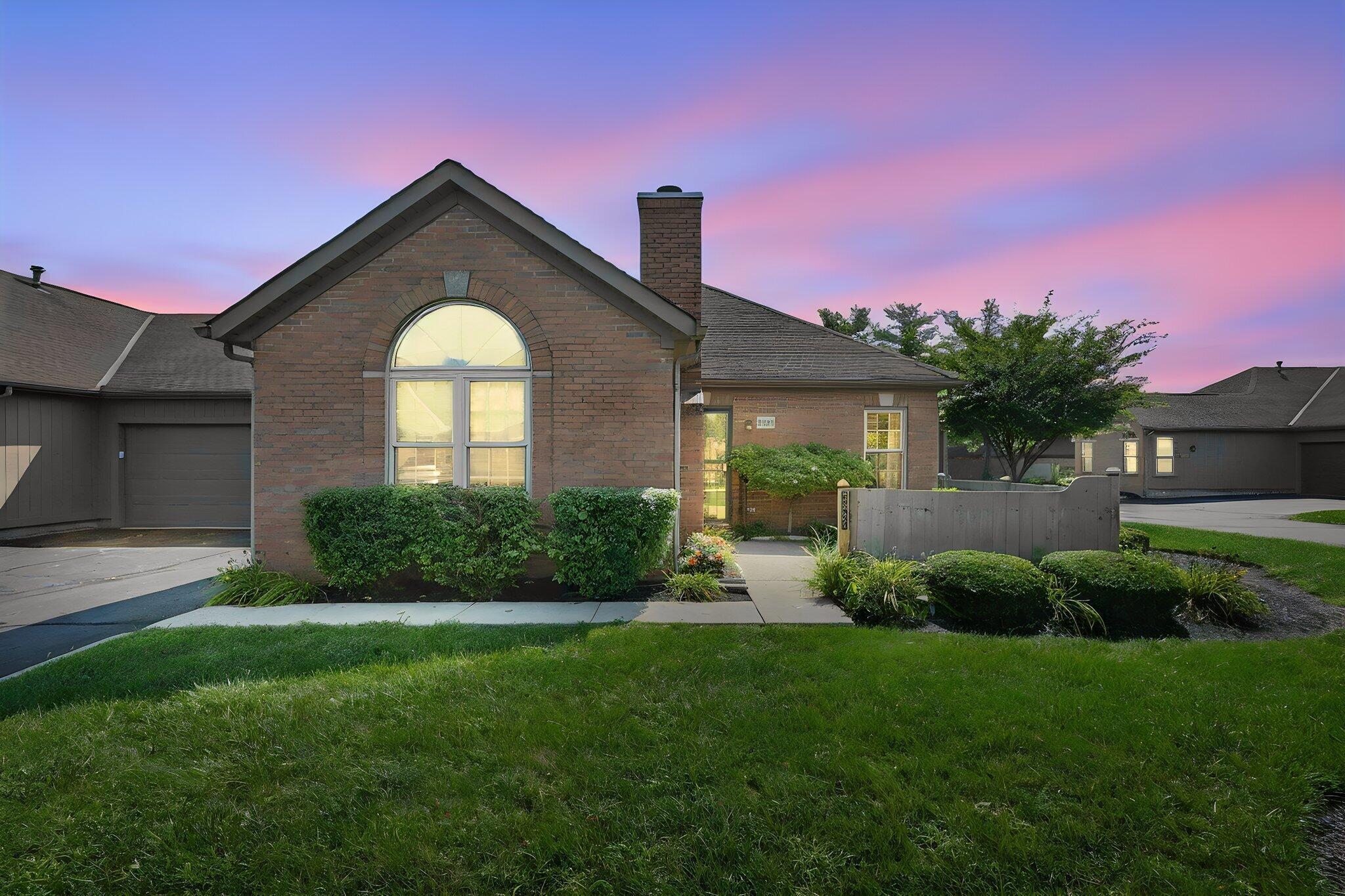 2395 Hooverside Lane — photo