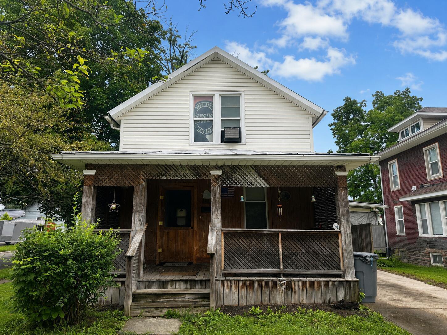 500 E Warren Street — photo