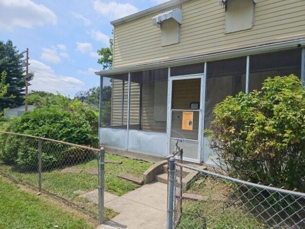 2141 Margaret Avenue — photo
