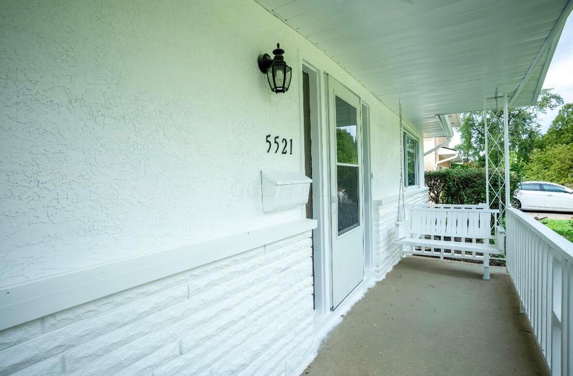5521 Redwood Road — photo