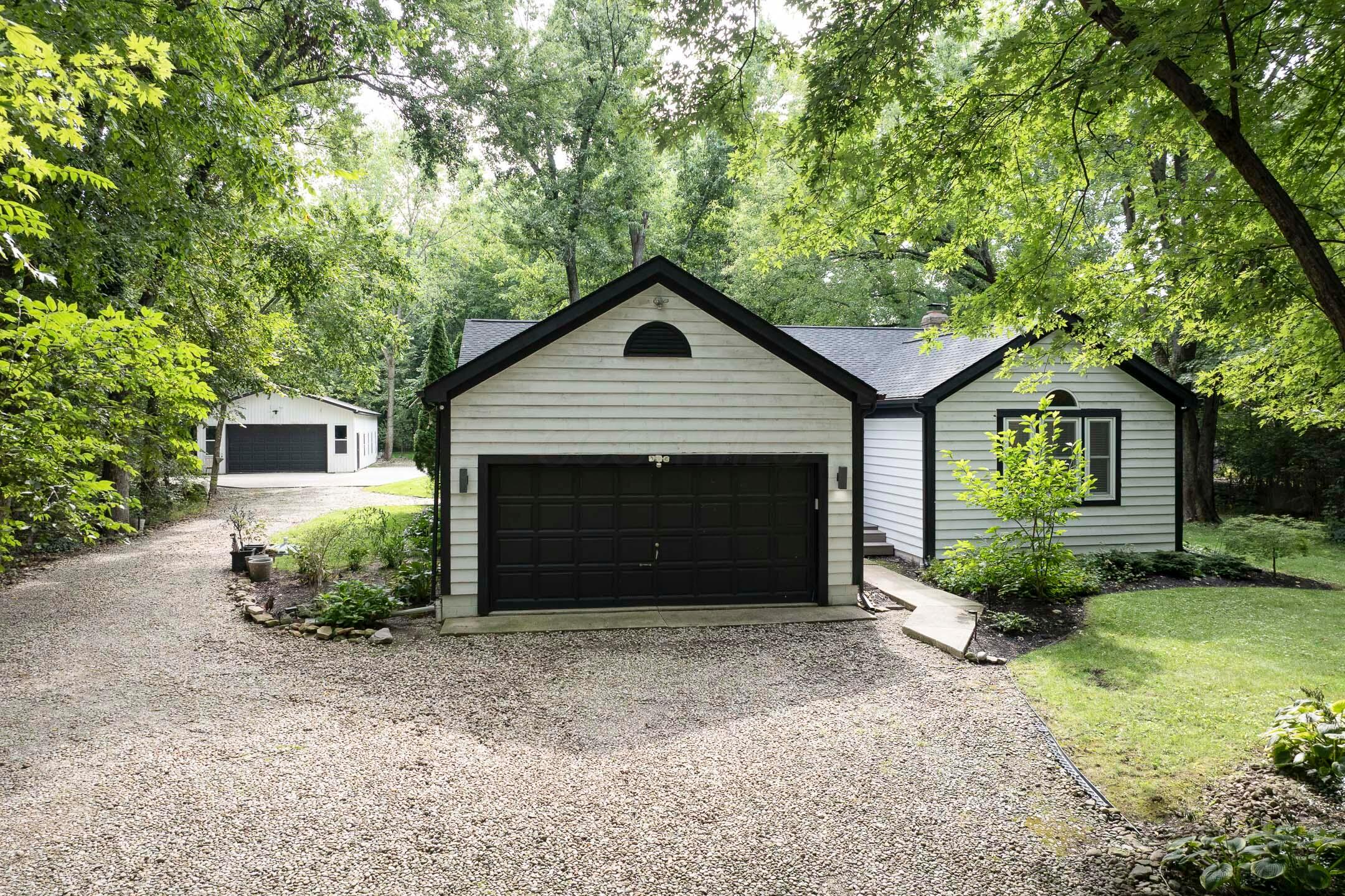 6290 Harlem Road — photo