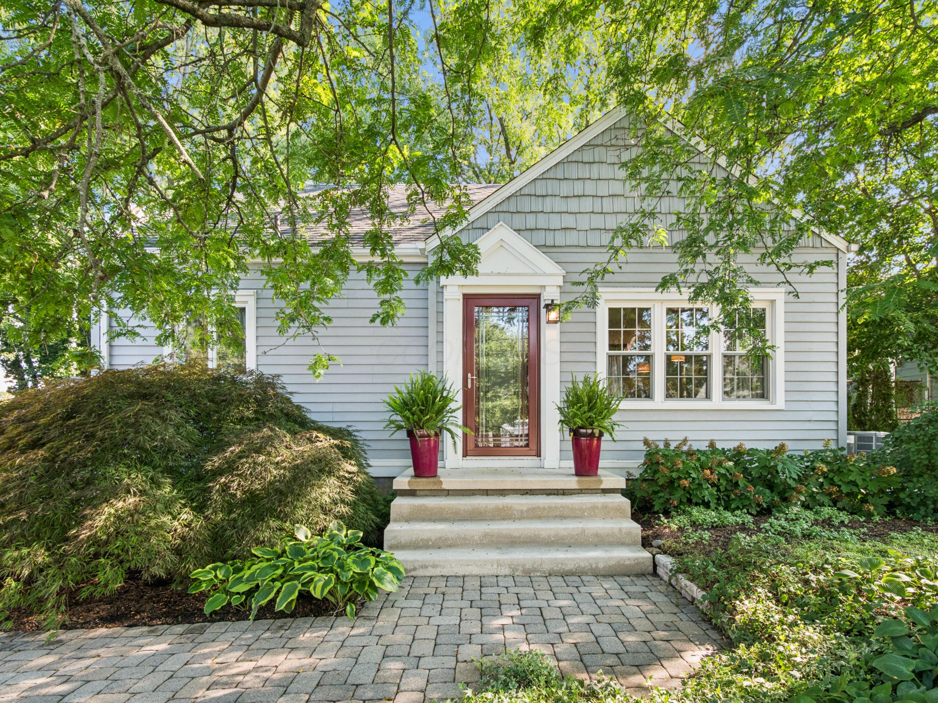319 E Washington Avenue — photo
