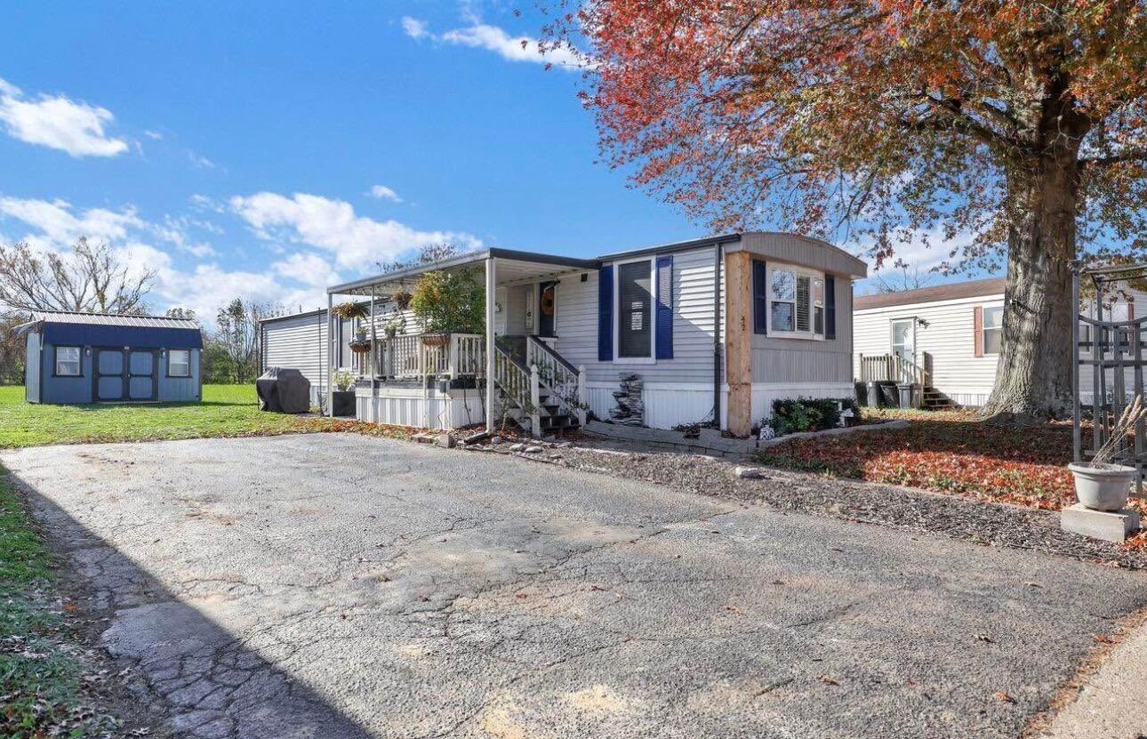 42 Deerpath Road — photo
