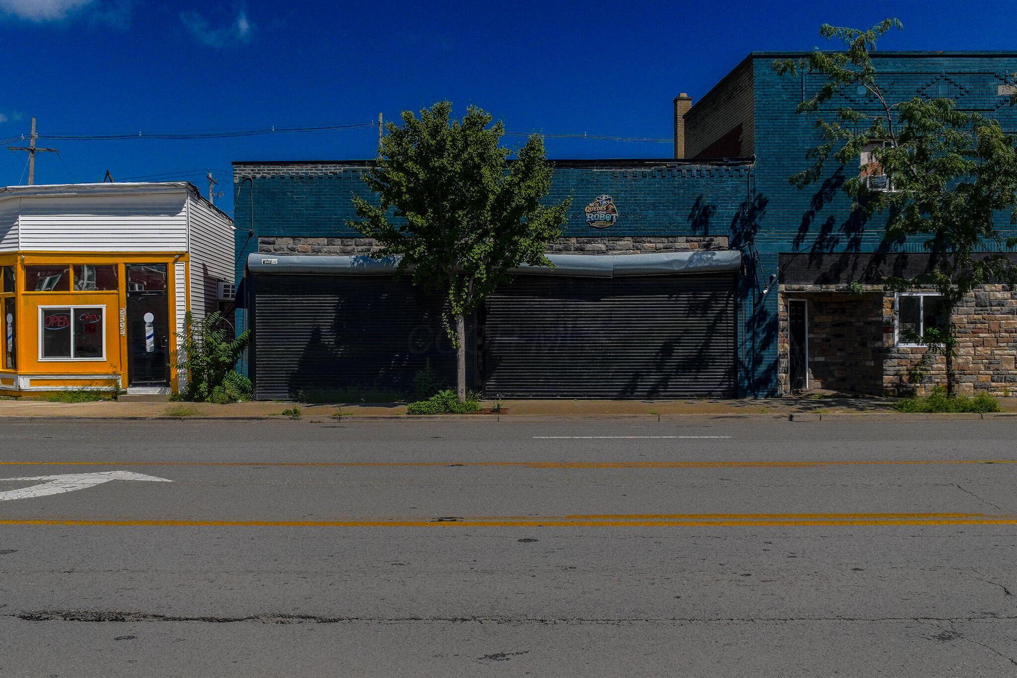 2390 W Broad Street — photo