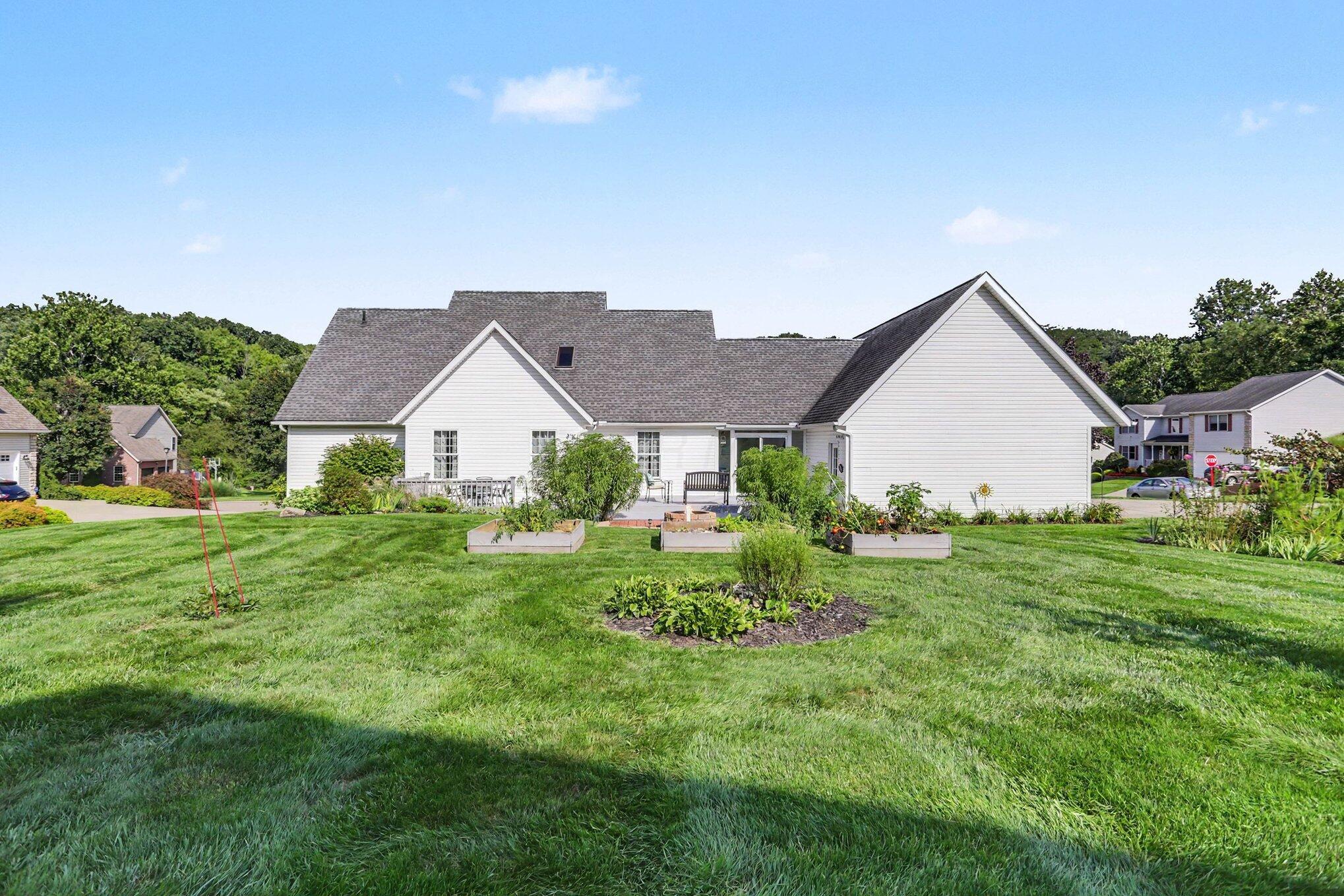 755 Quarry View Drive — photo