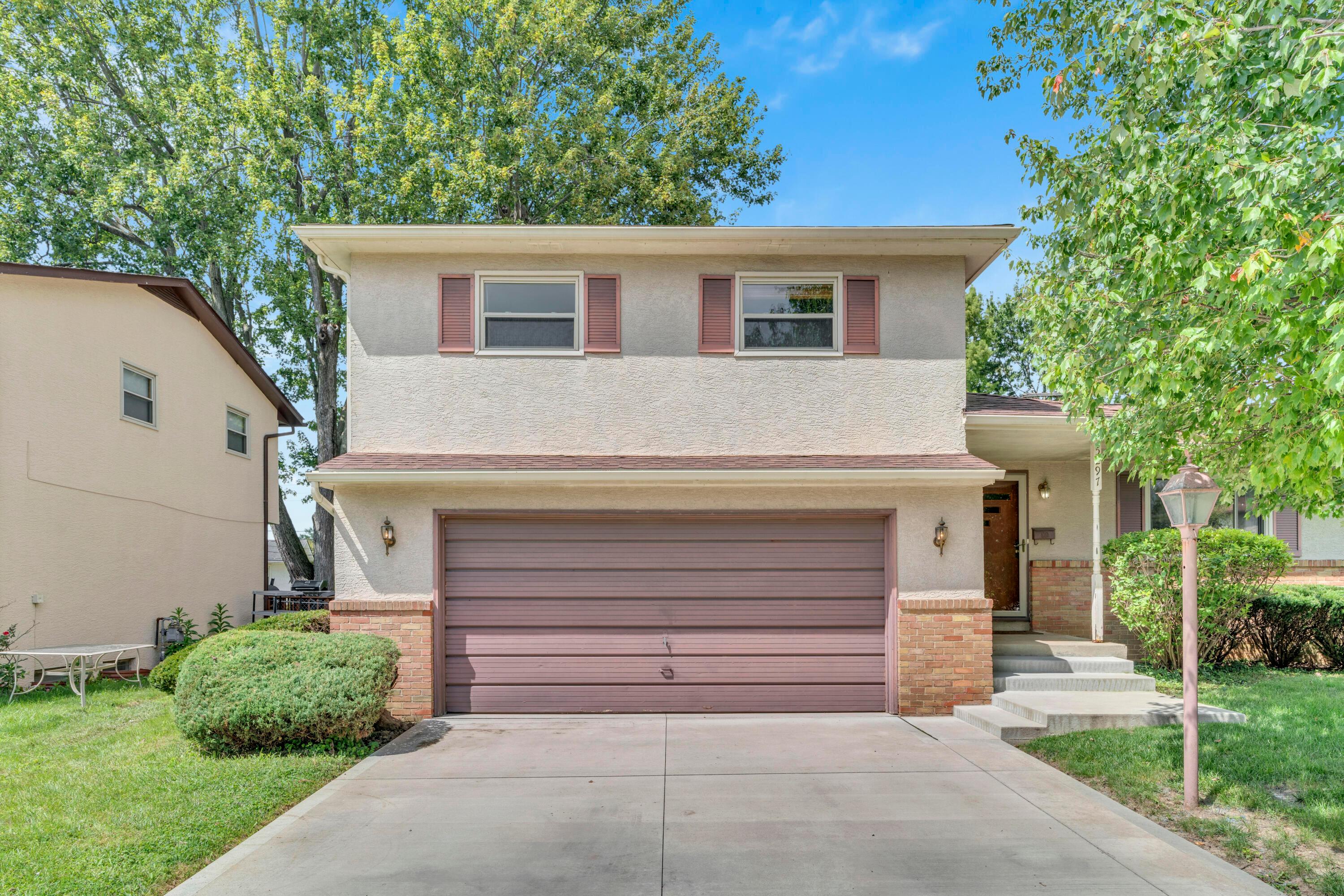5297 Sandalwood Court — photo