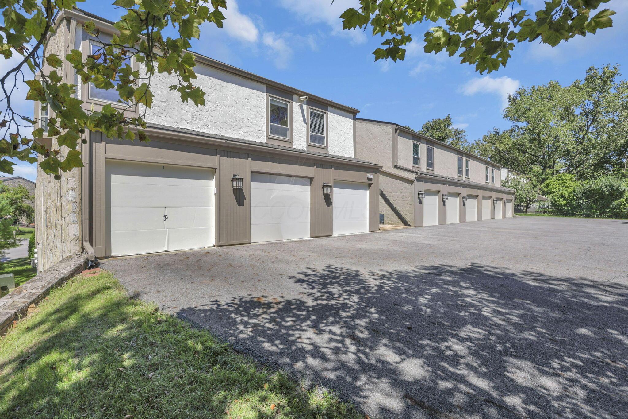 1212 Lake Shore Drive, C — photo
