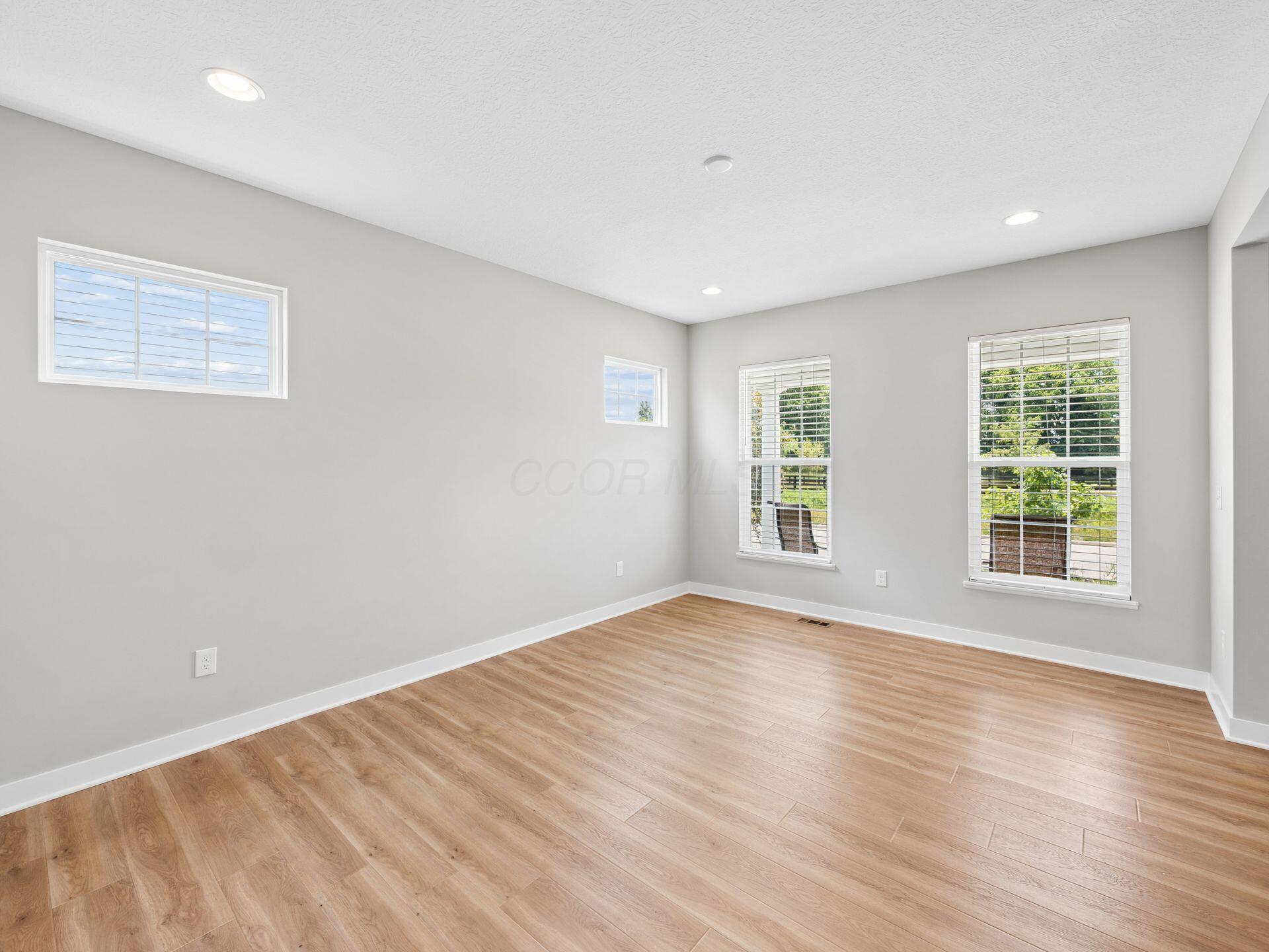 8600 Foxglove Drive — photo