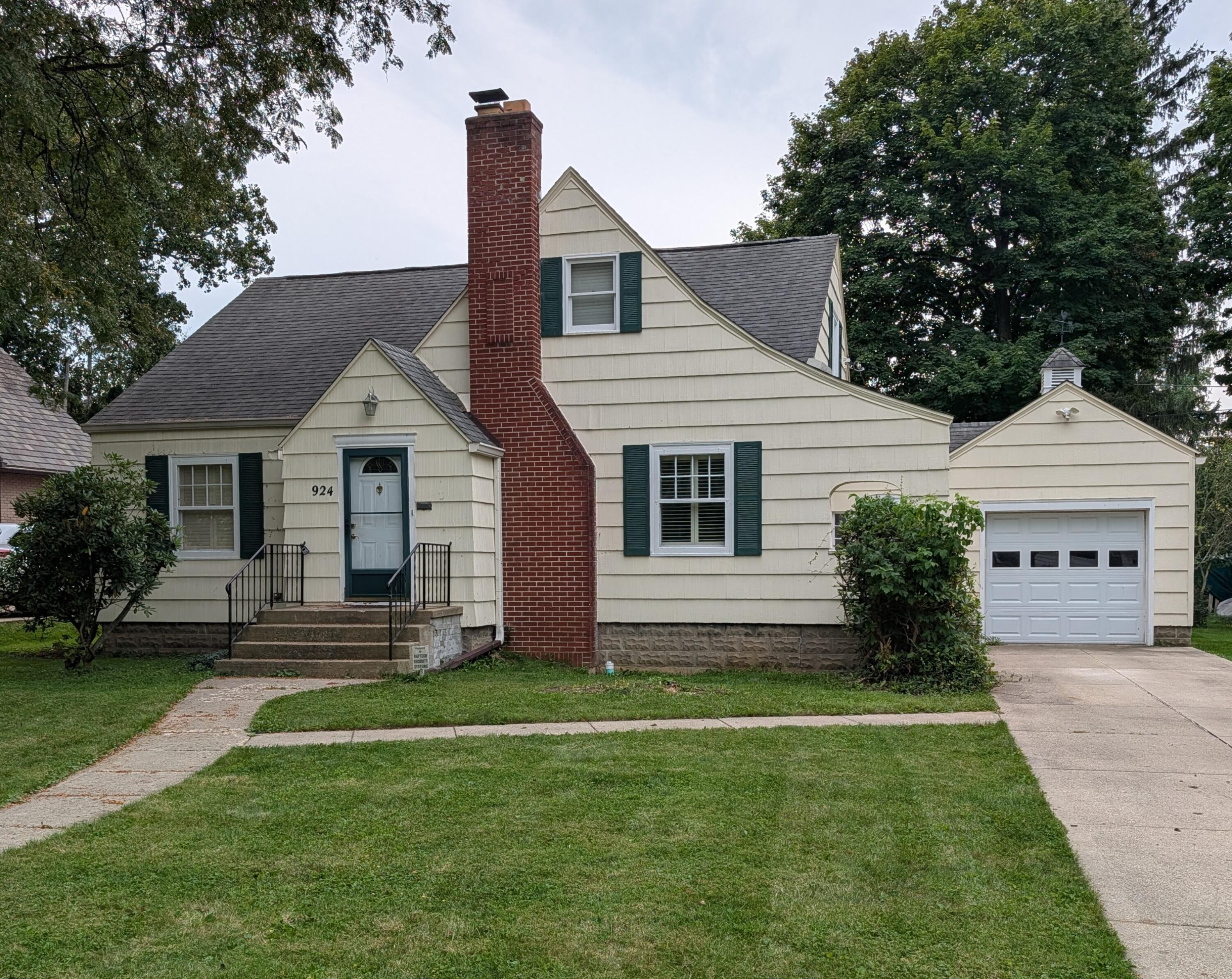 924 E High Street — photo