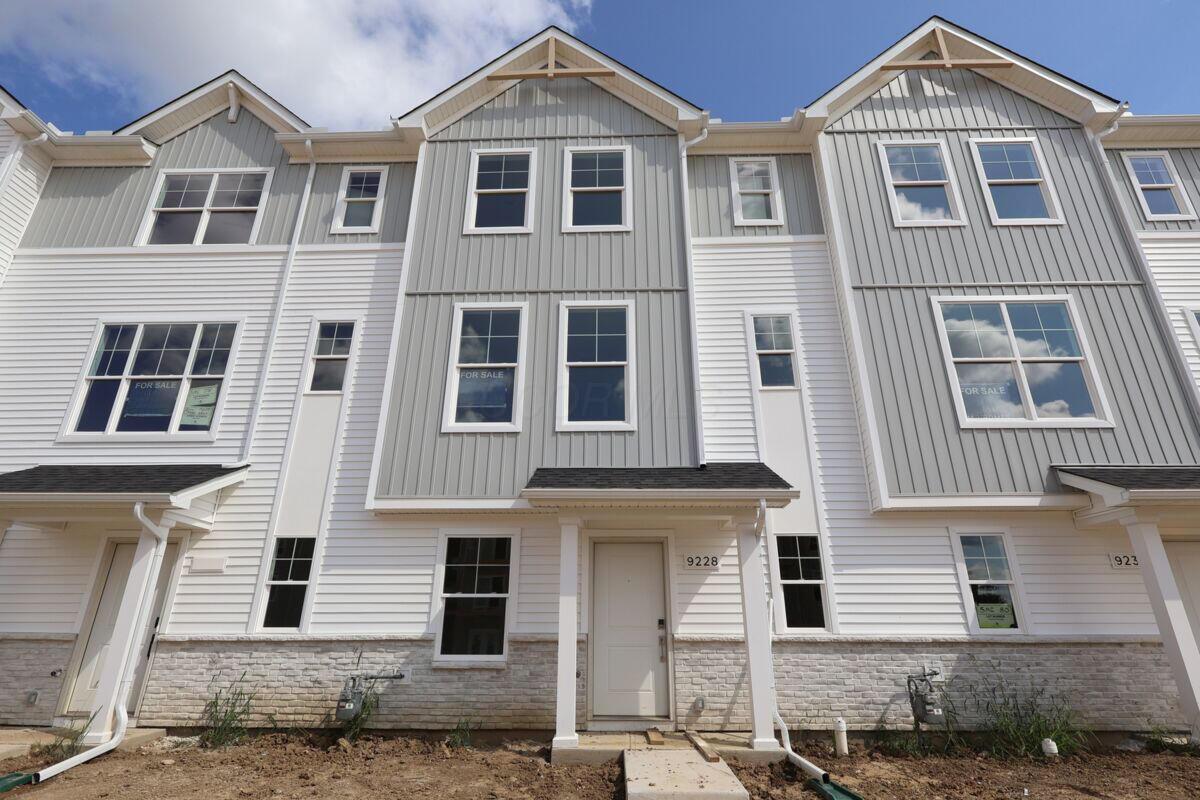 9228 Mount Drum Valley — photo