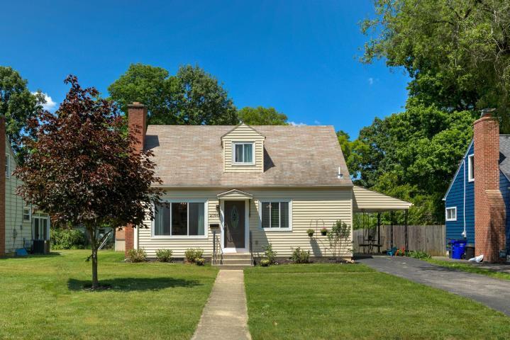 2194 Ridgecliff Road — photo