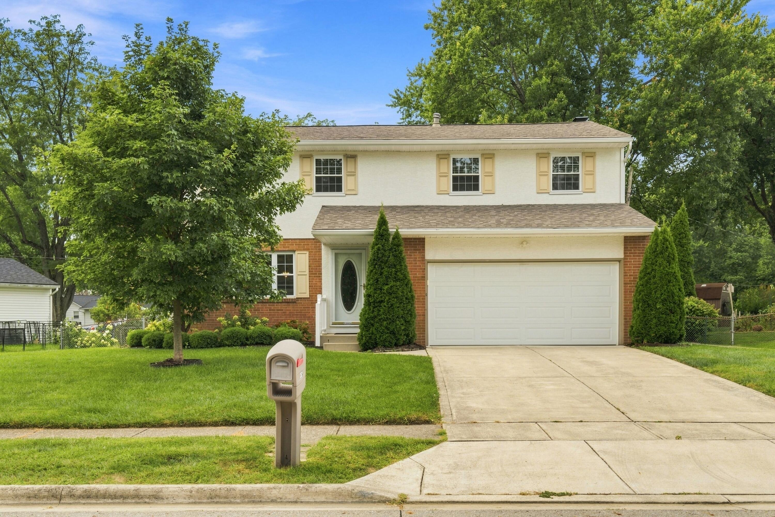 261 Brookhaven Drive E — photo