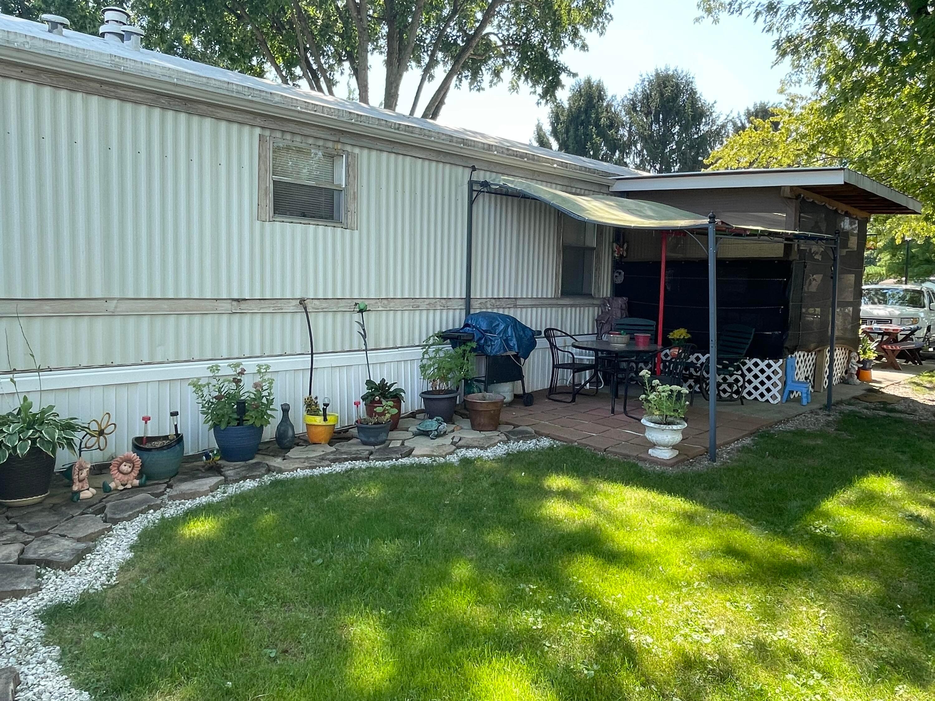 62 Knollwood Court — photo