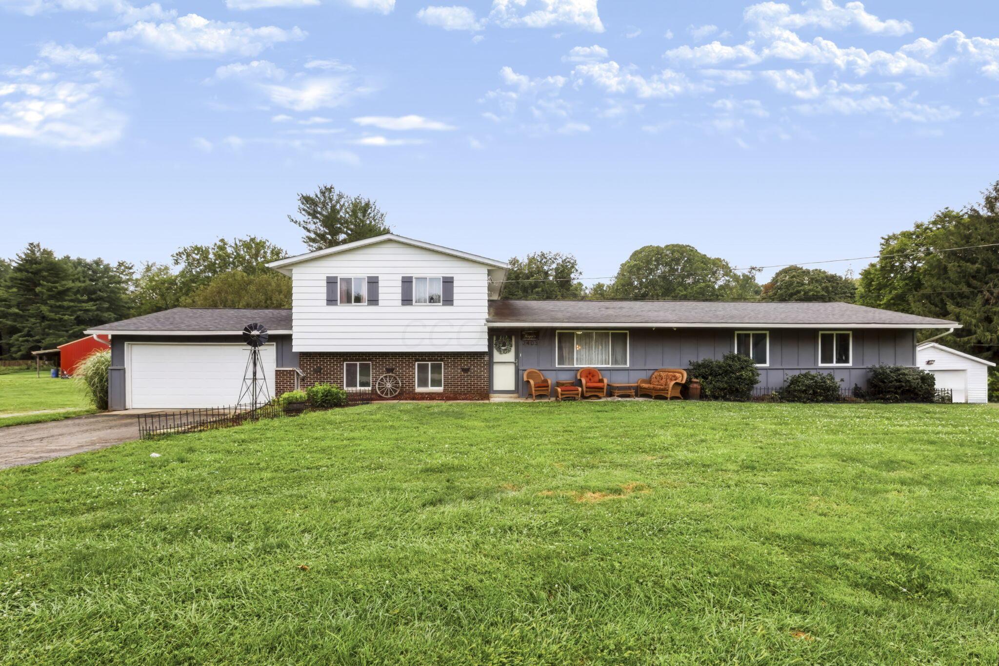 2403 Hickman Road NE — photo