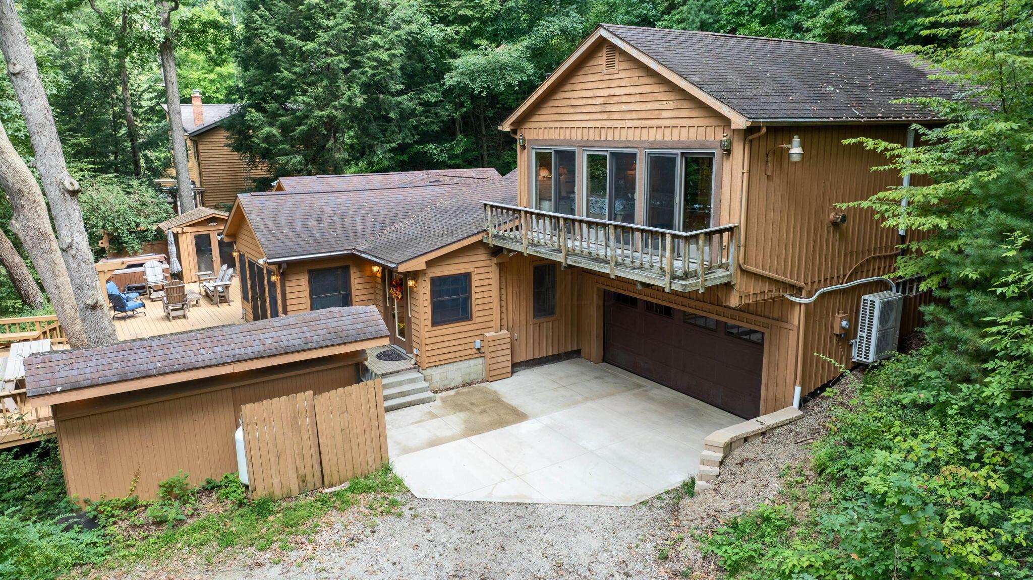 11 Shoreline Drive — photo
