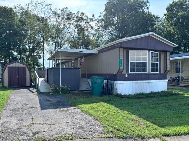 333 Greenbriar Lane E — photo