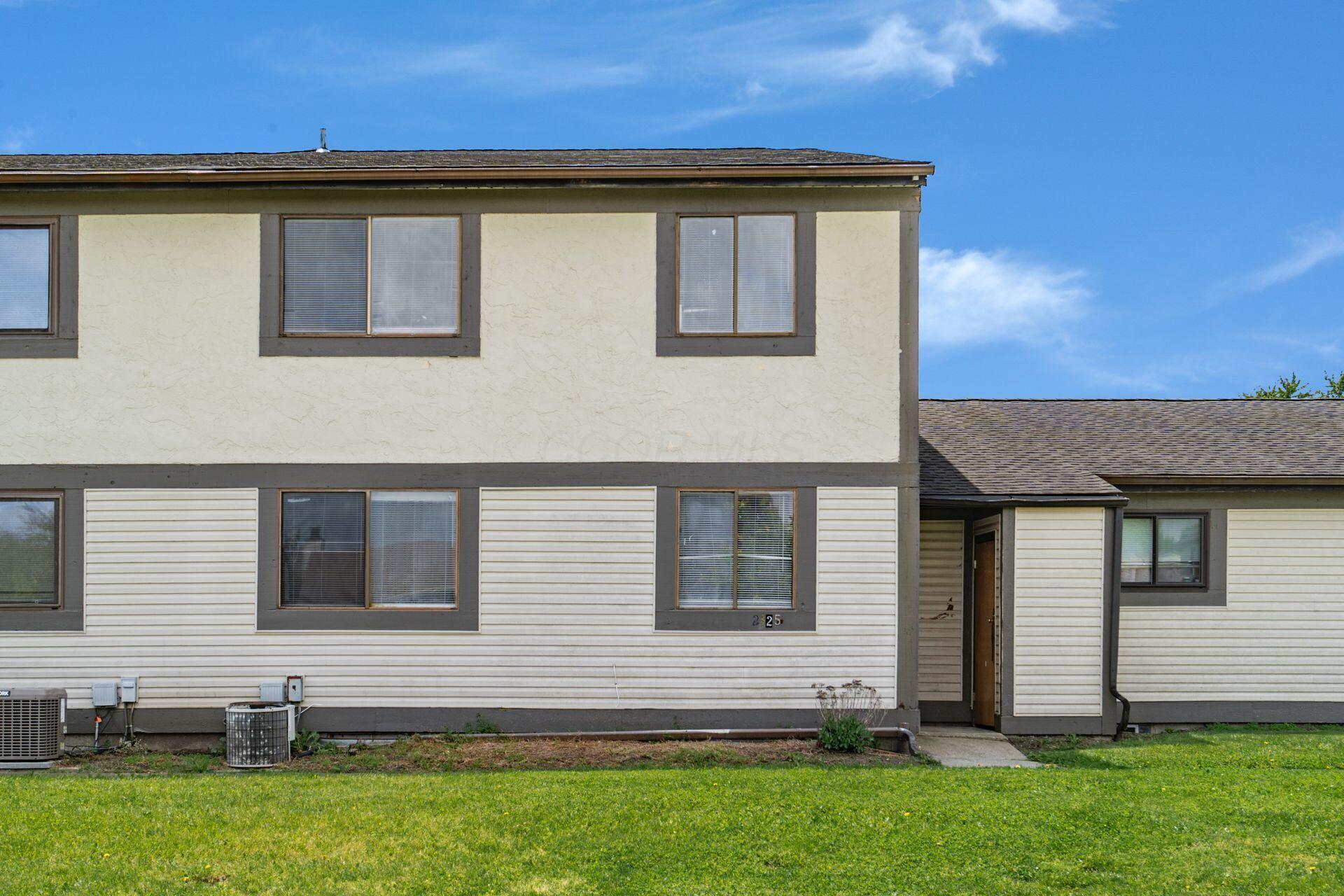 2325 Laurelwood Drive — photo