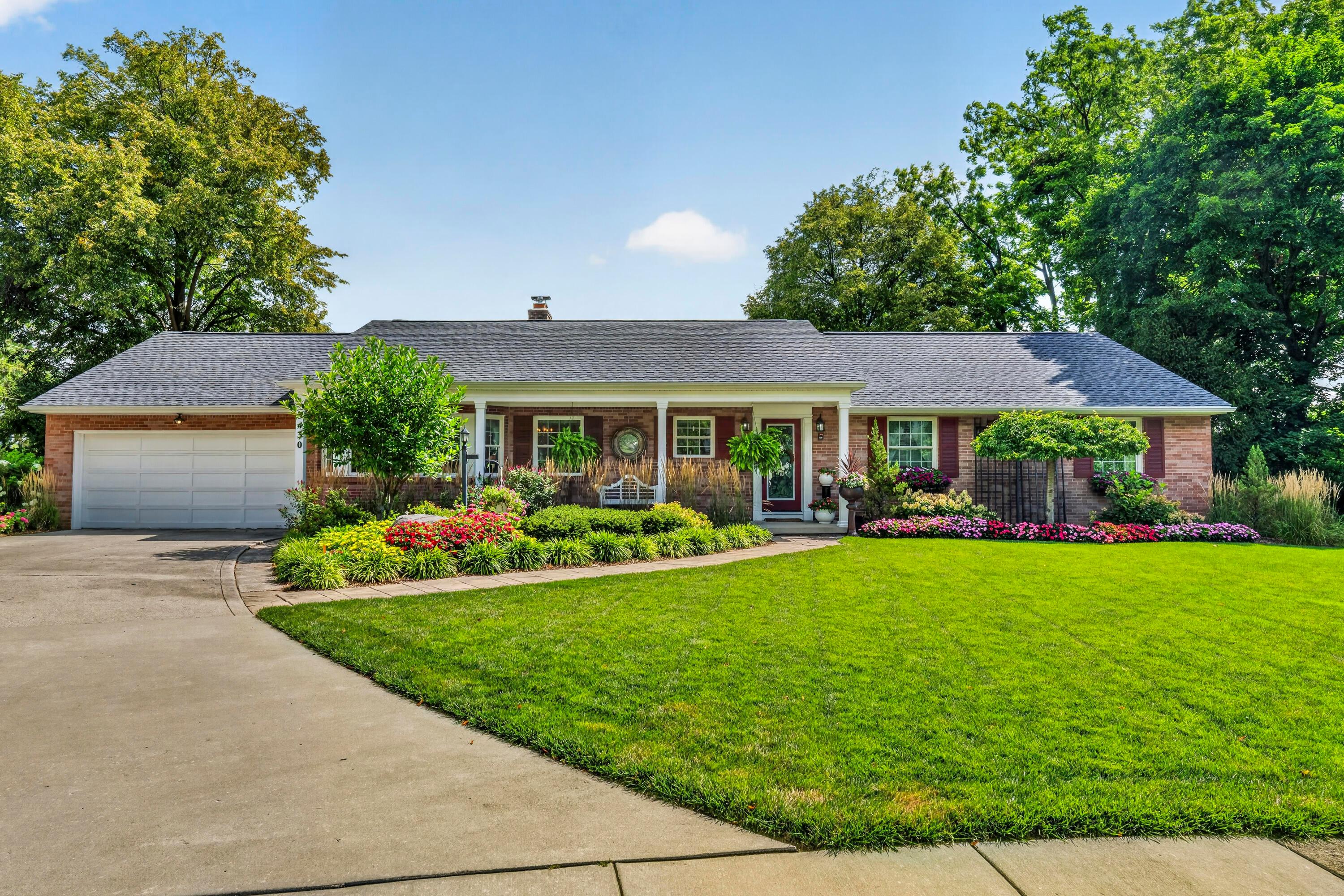 3430 Stonehenge Court — photo
