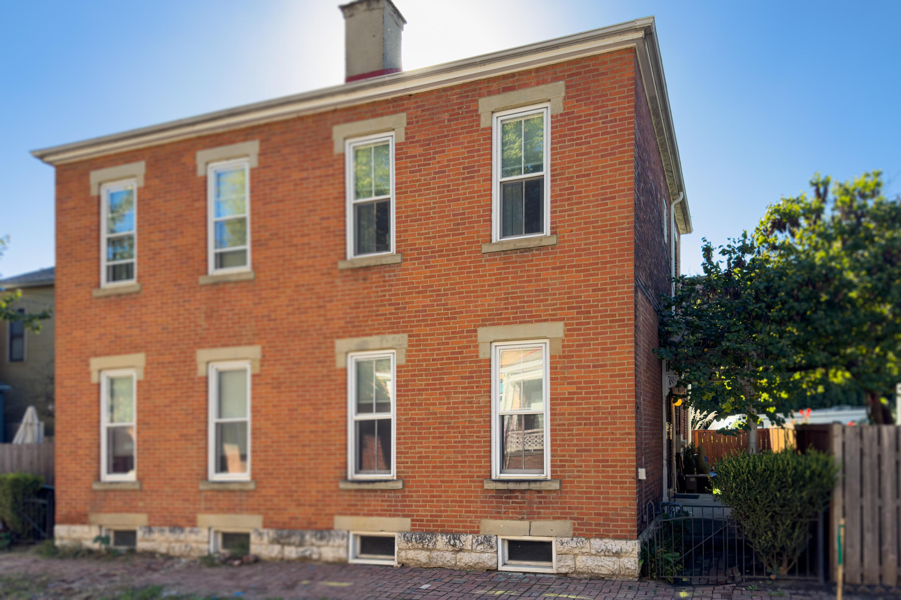 729 Kerr Street — photo