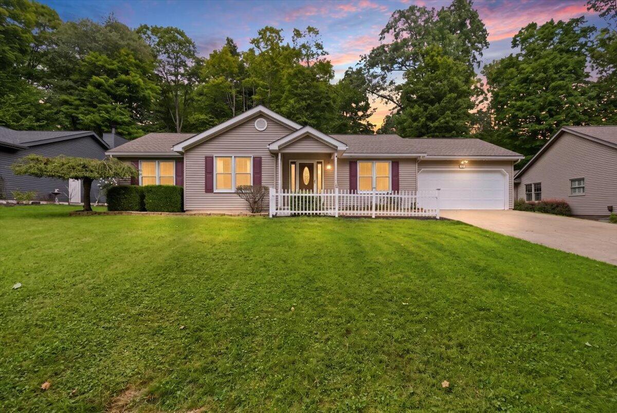 618 Courtland Drive — photo