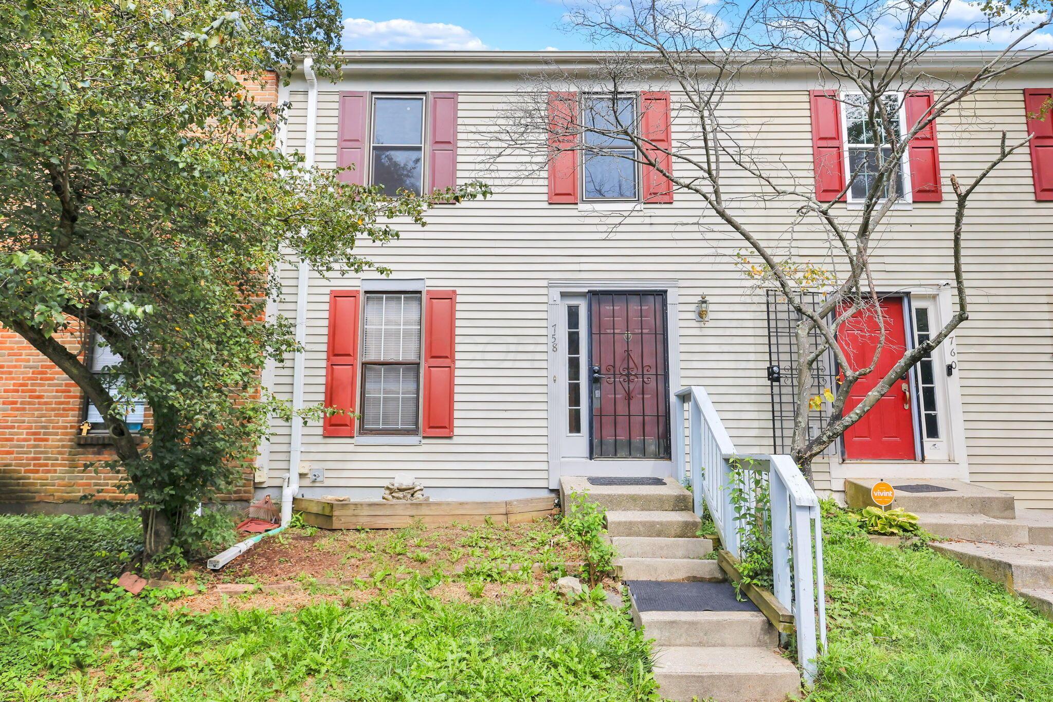 758 Crofton Circle — photo