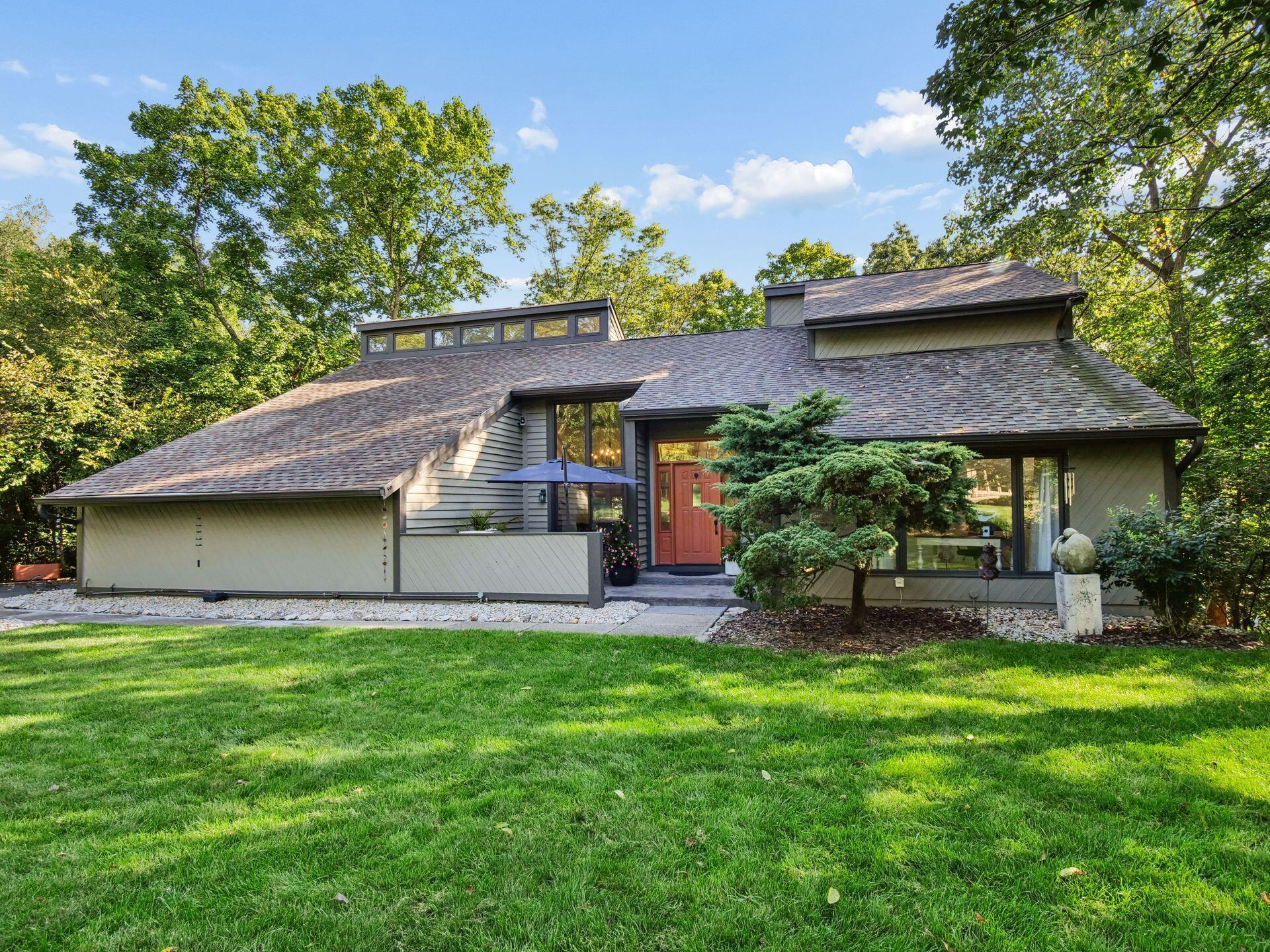 4766 Donegal Cliffs Drive — photo