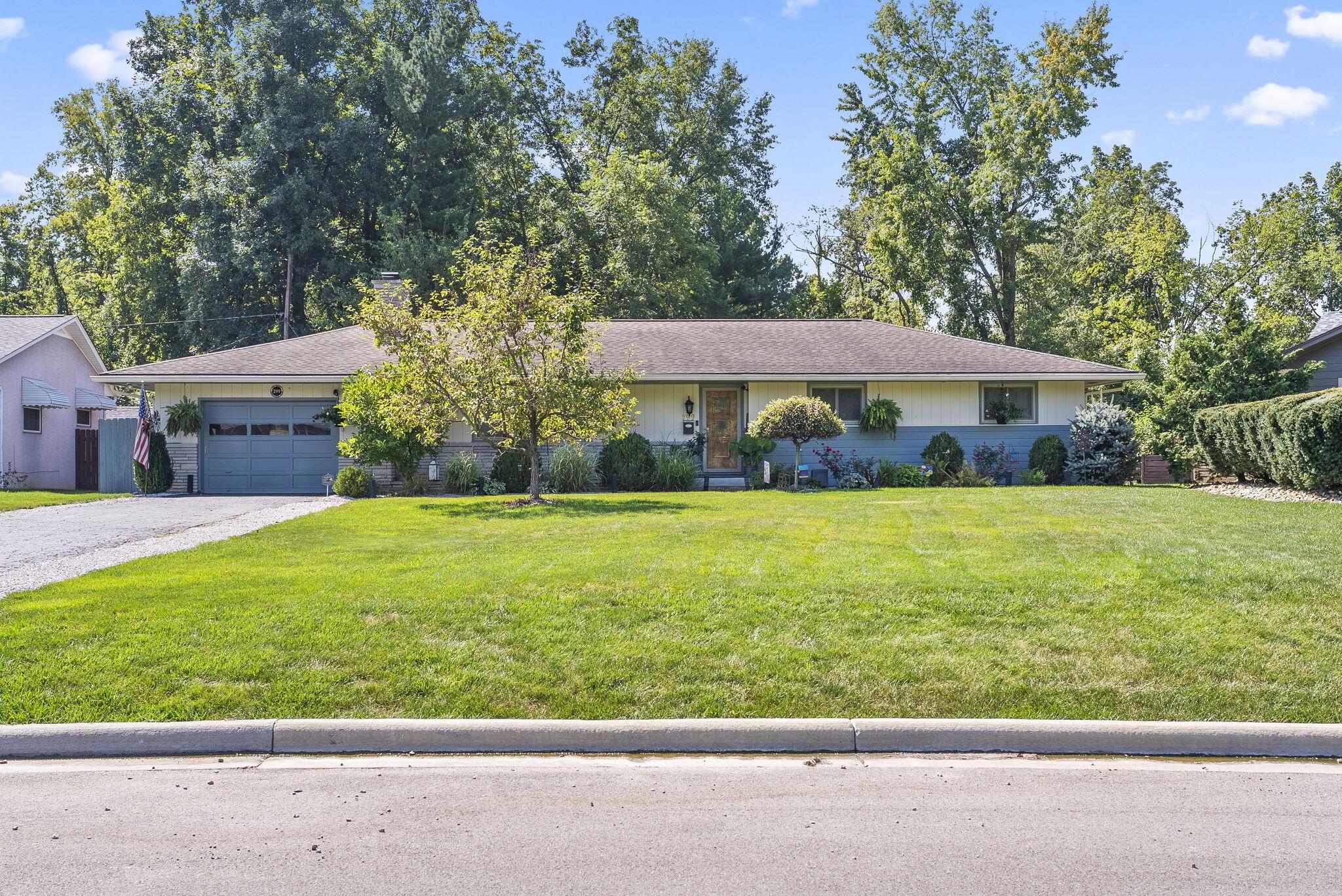 299 Woodsview Drive — photo