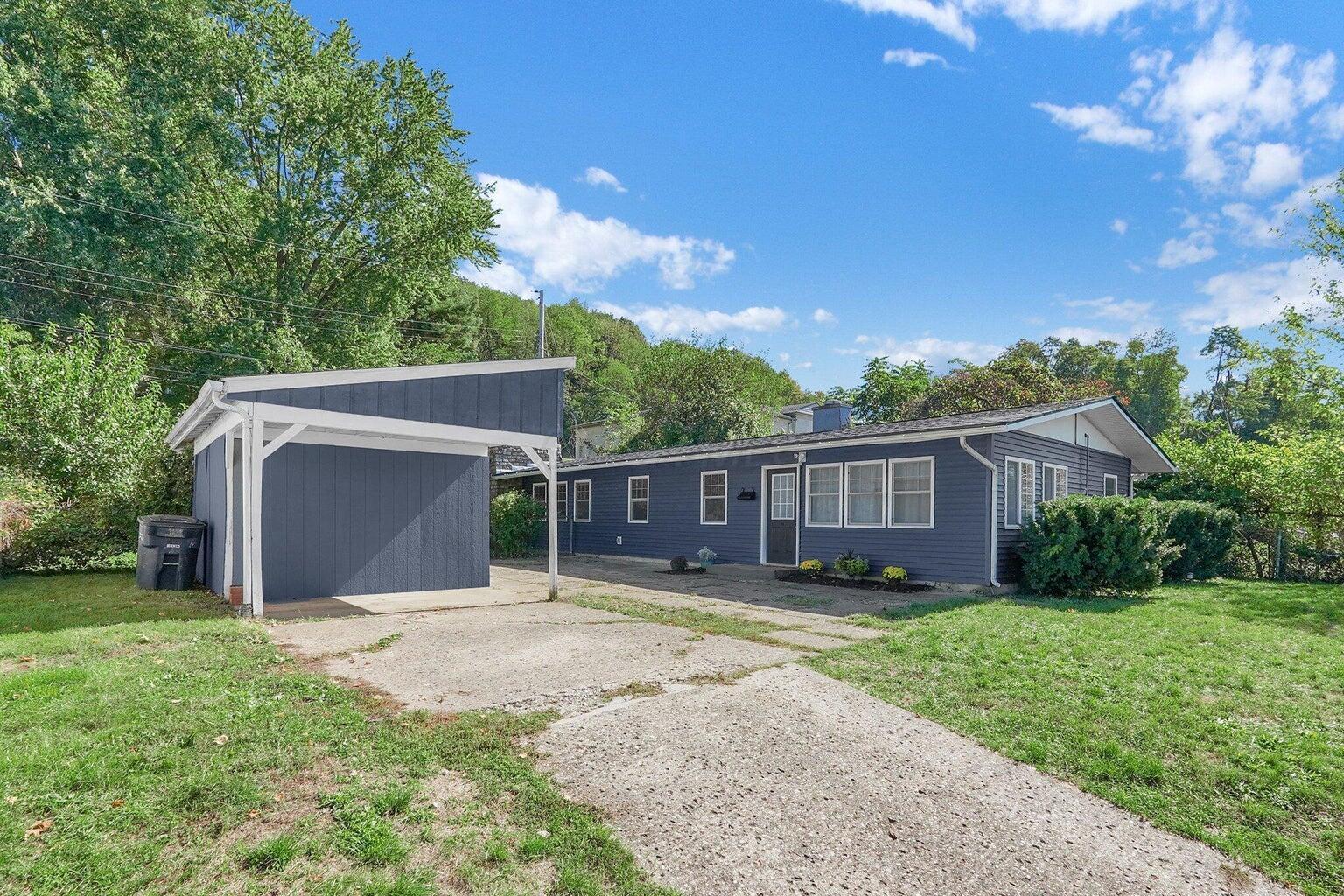 1502 Griffith Street — photo