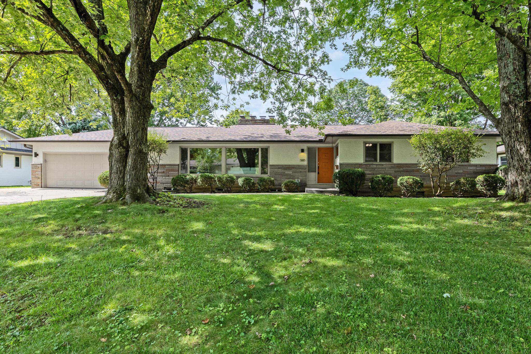 3885 Overdale Drive — photo