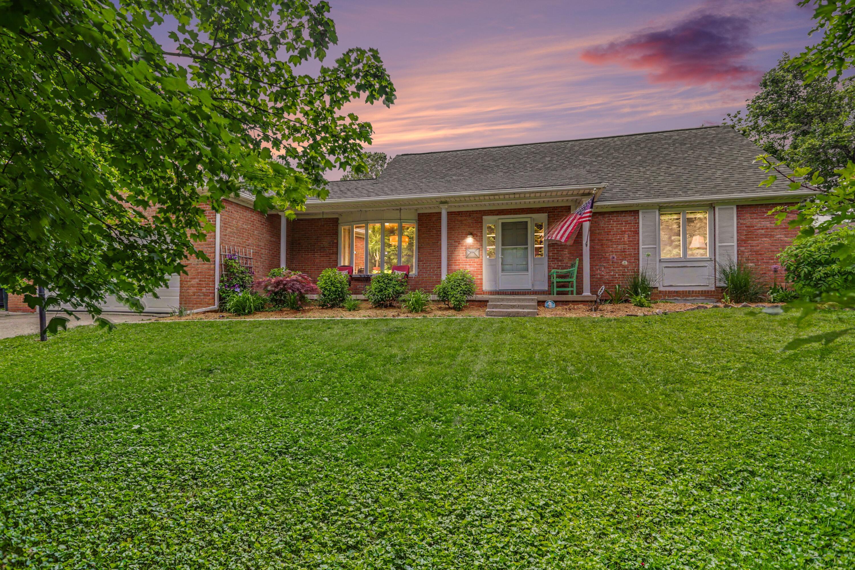 4441 Olentangy River Road — photo