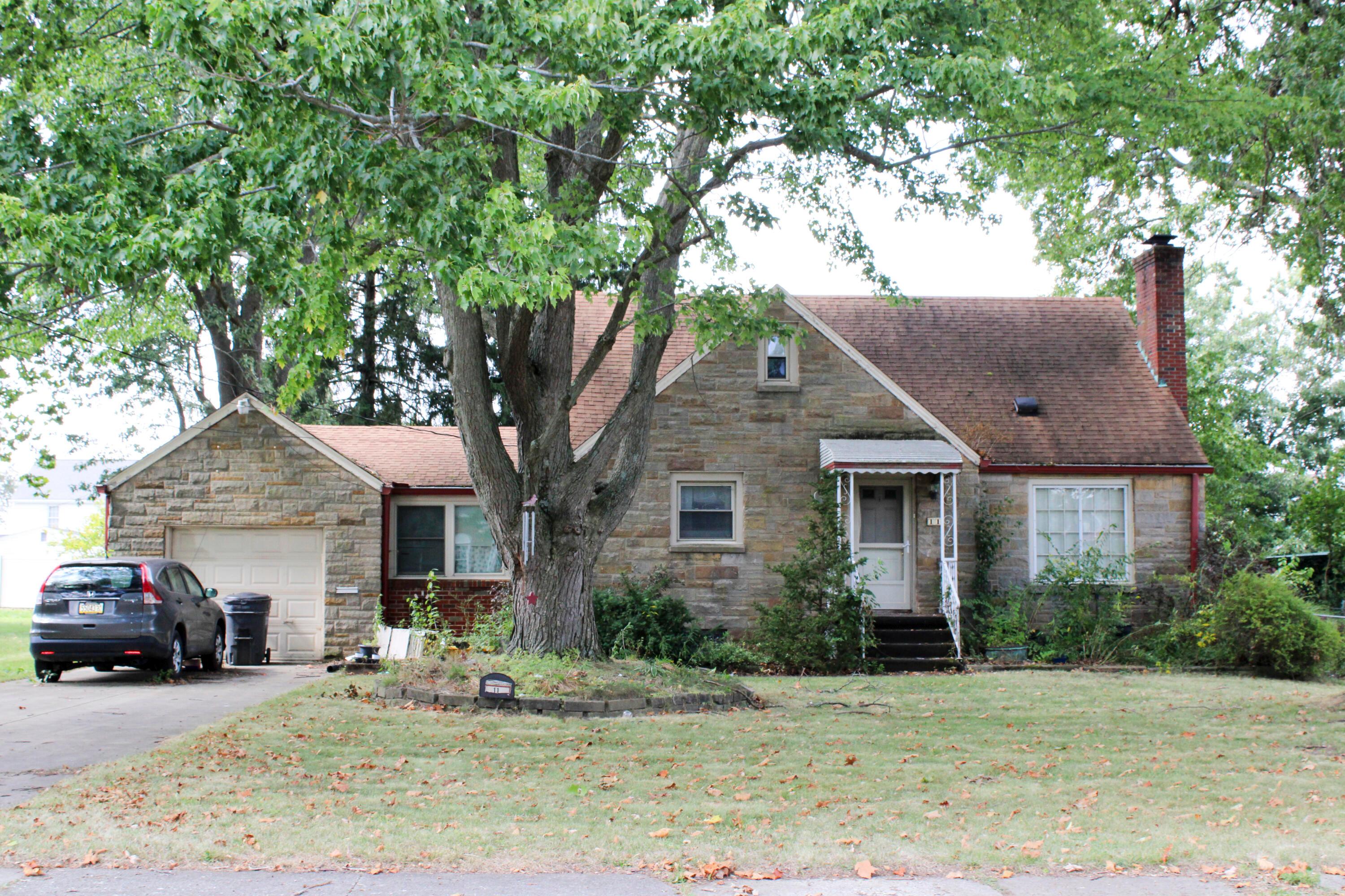 11 W Maxwell Drive — photo