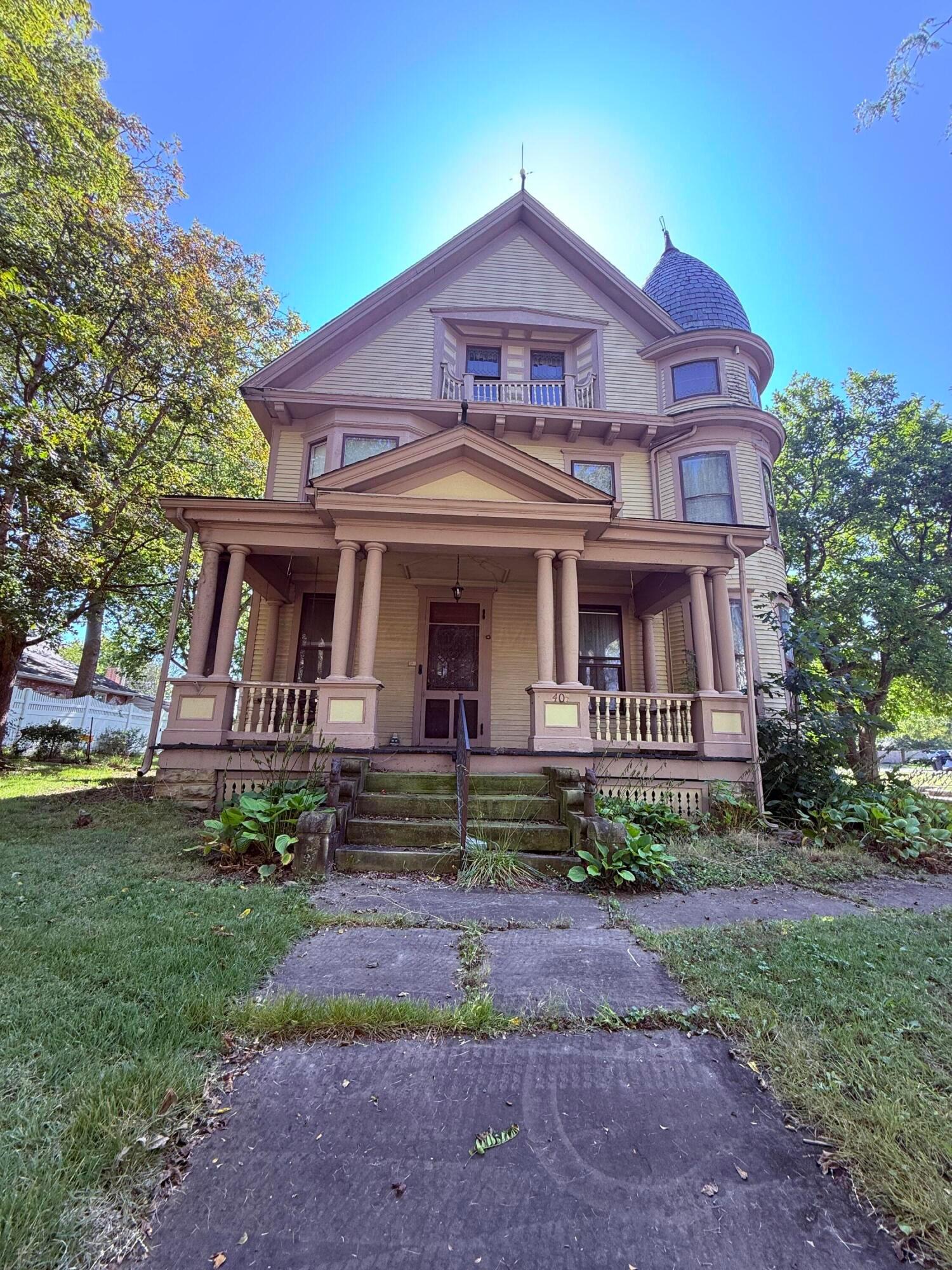 405 E East Street — photo
