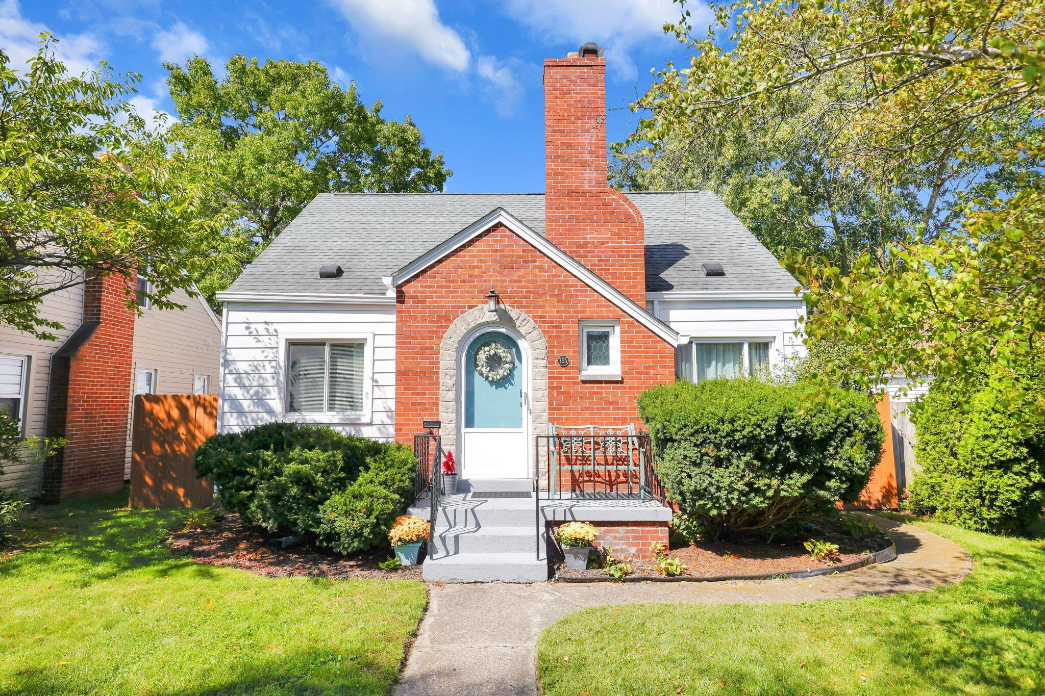 755 Wiltshire Road — photo