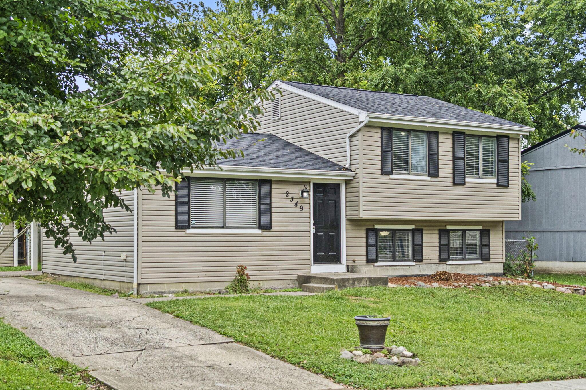 2349 Warfield Drive — photo