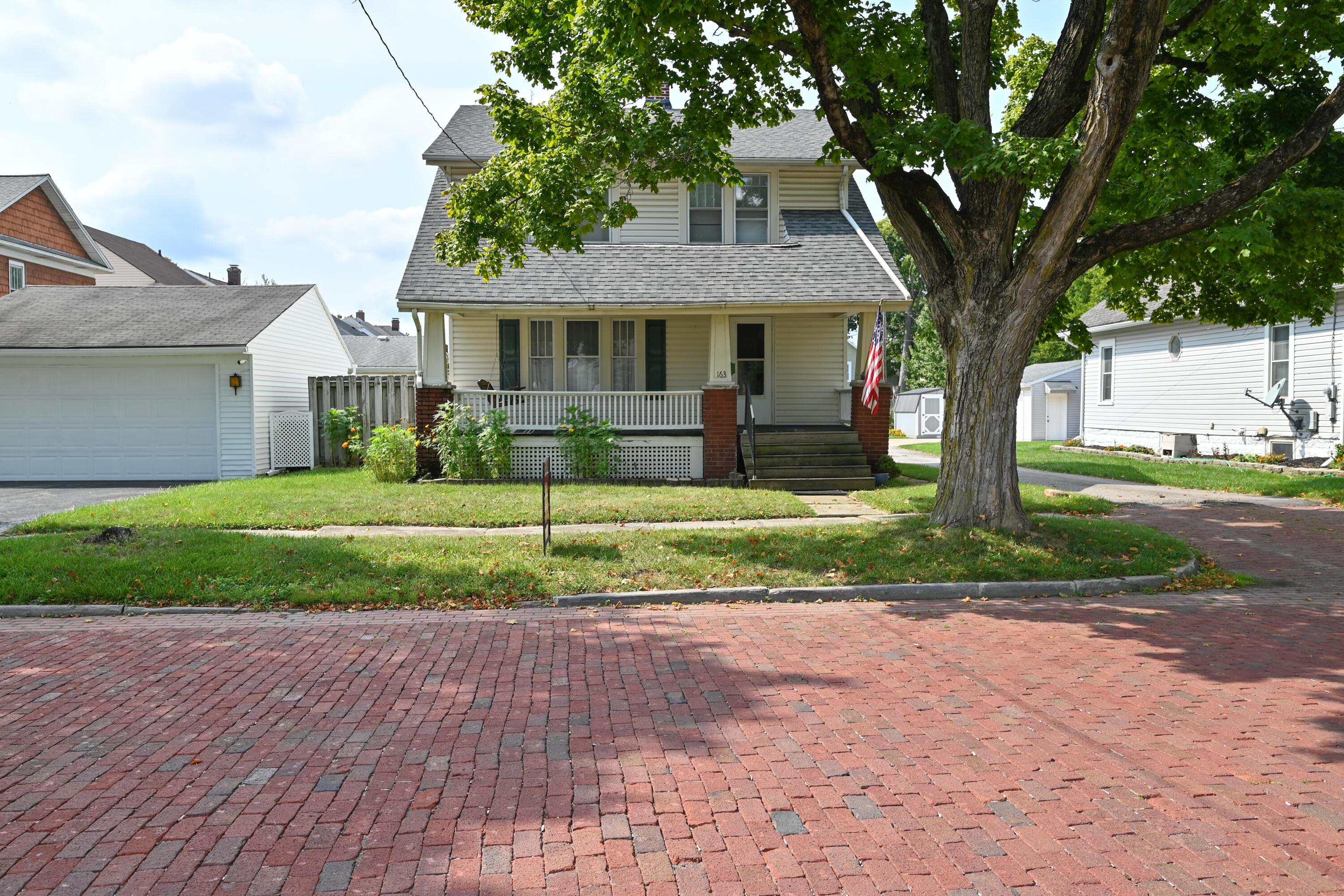 163 Merchant Avenue — photo