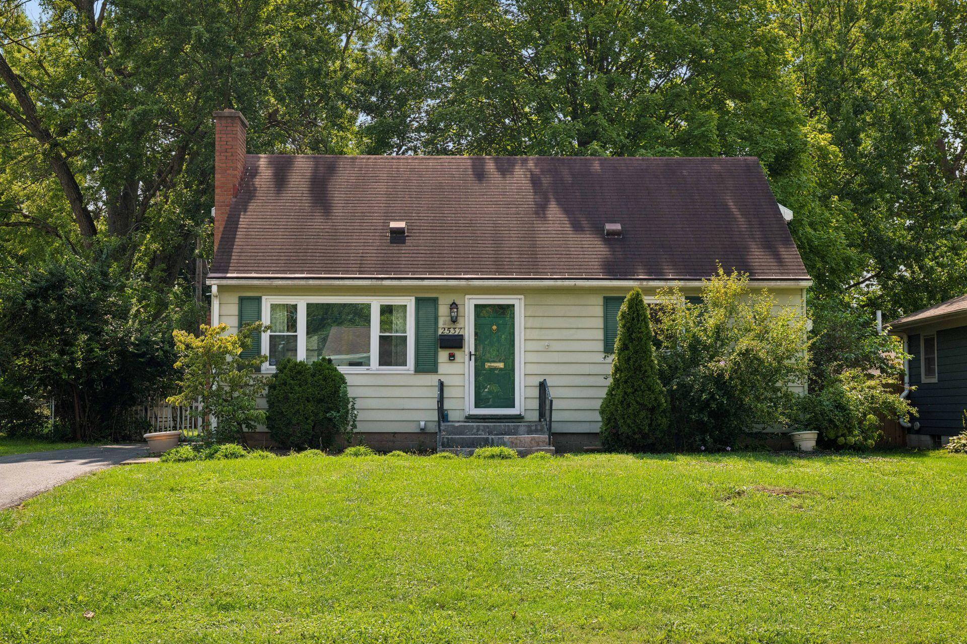 2537 Shrewsbury Road — photo