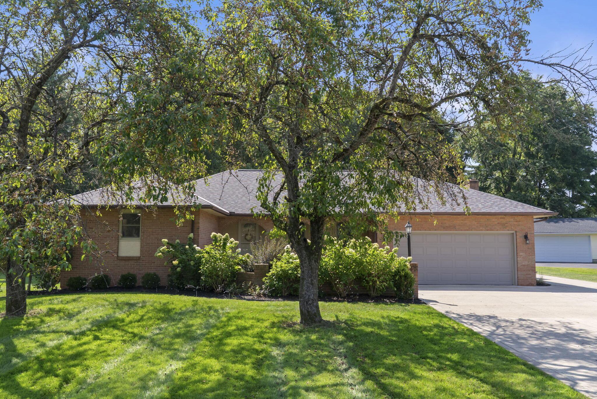 6081 Mayfair Drive — photo