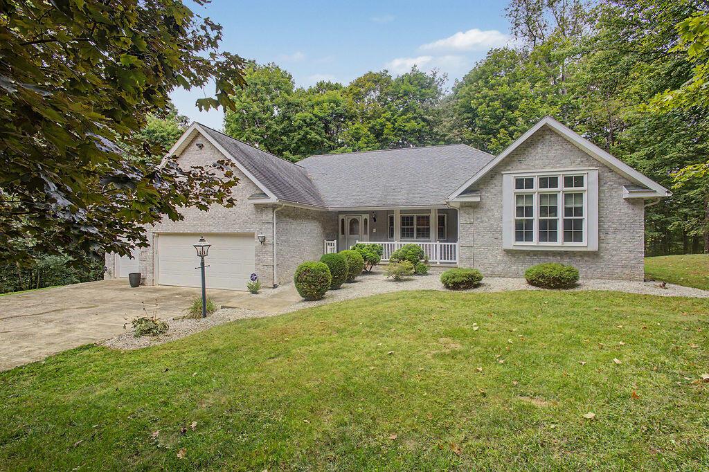 3381 Apple Valley Drive — photo