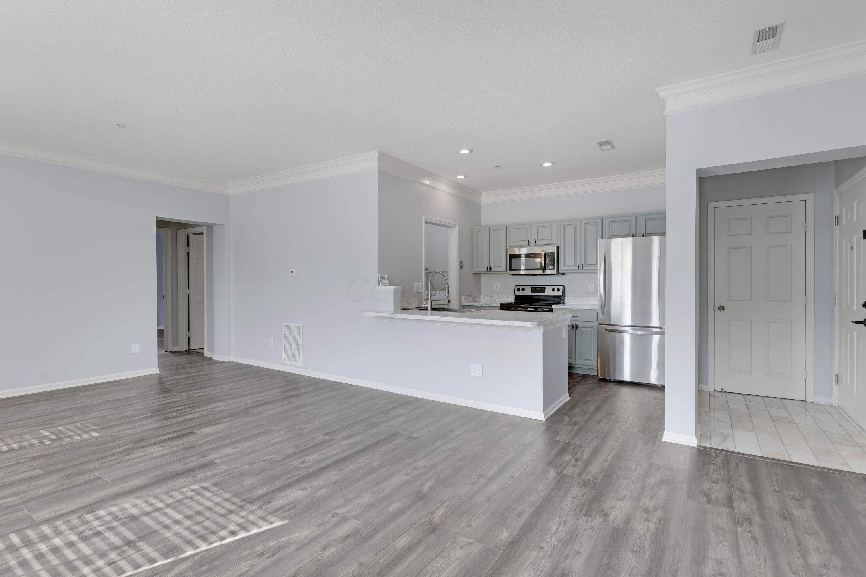 6028 Inishmore Lane — photo