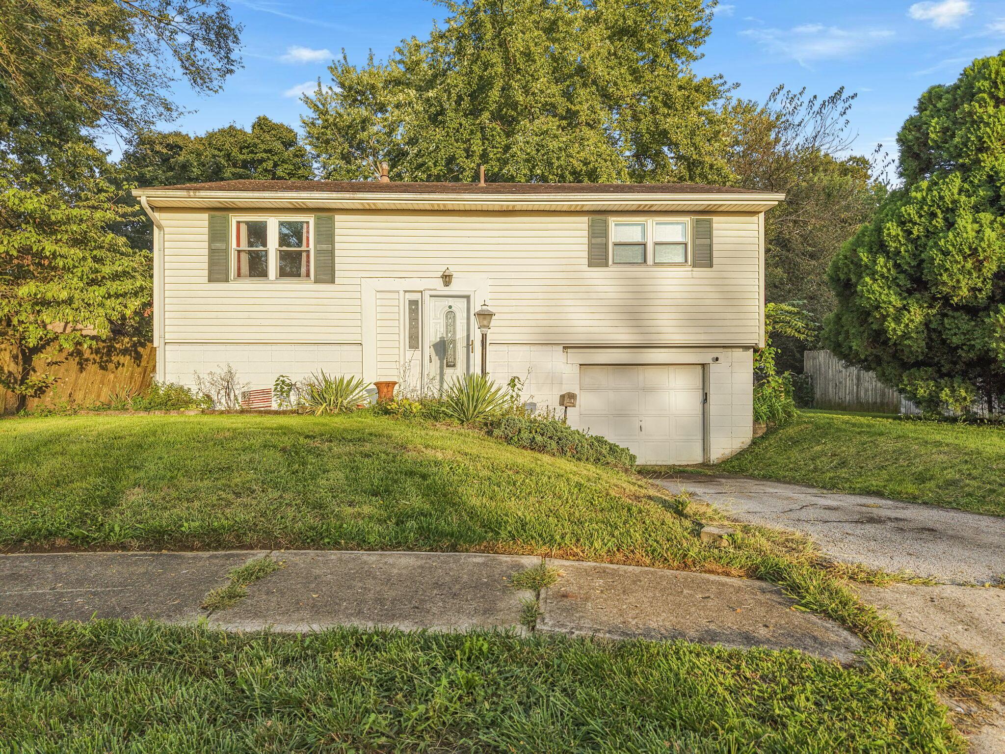 3096 Hatfield Court — photo